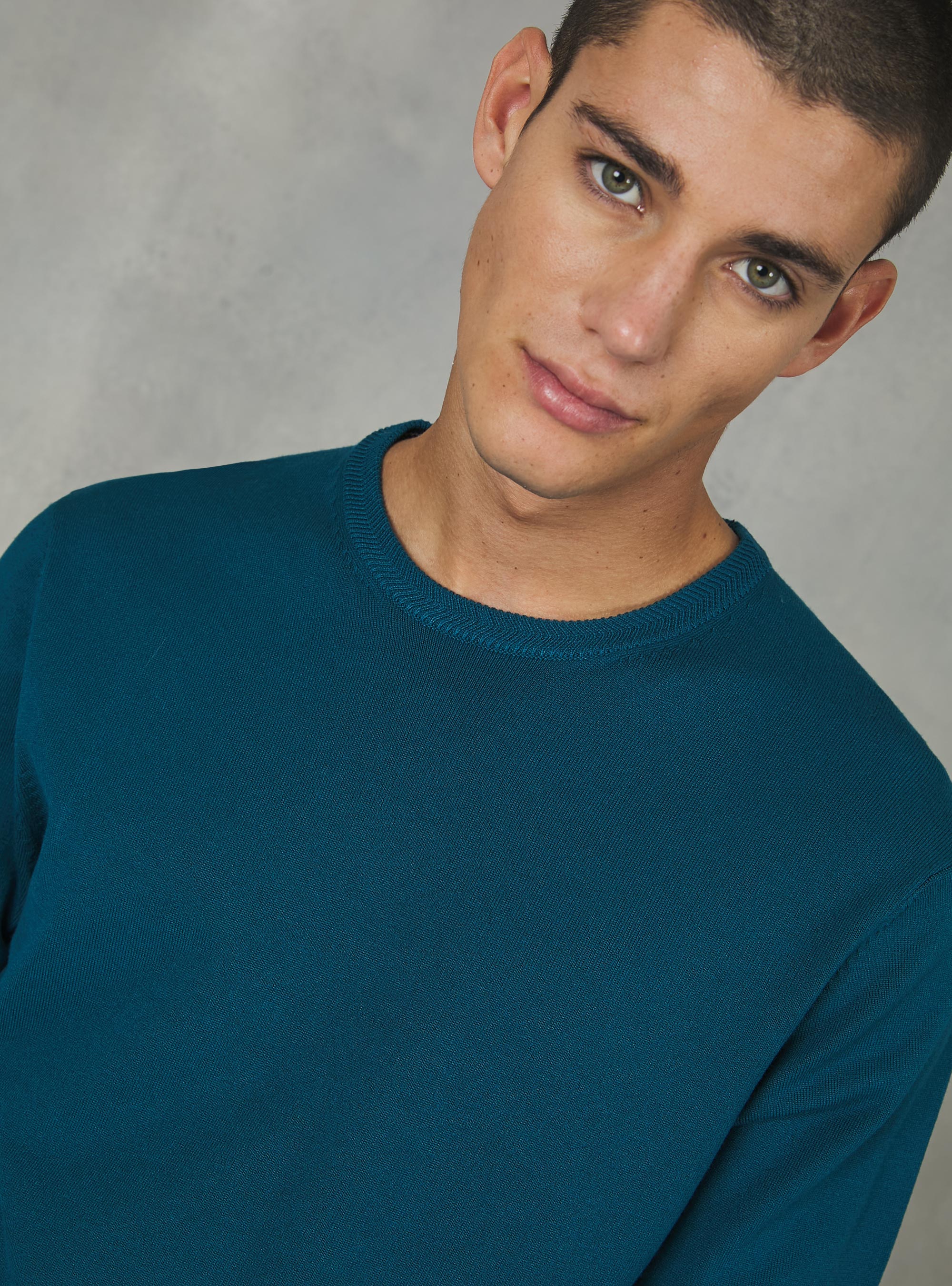 Round-neck pullover made of sustainable viscose Ecovero, OB2 BLUE OIL MED.