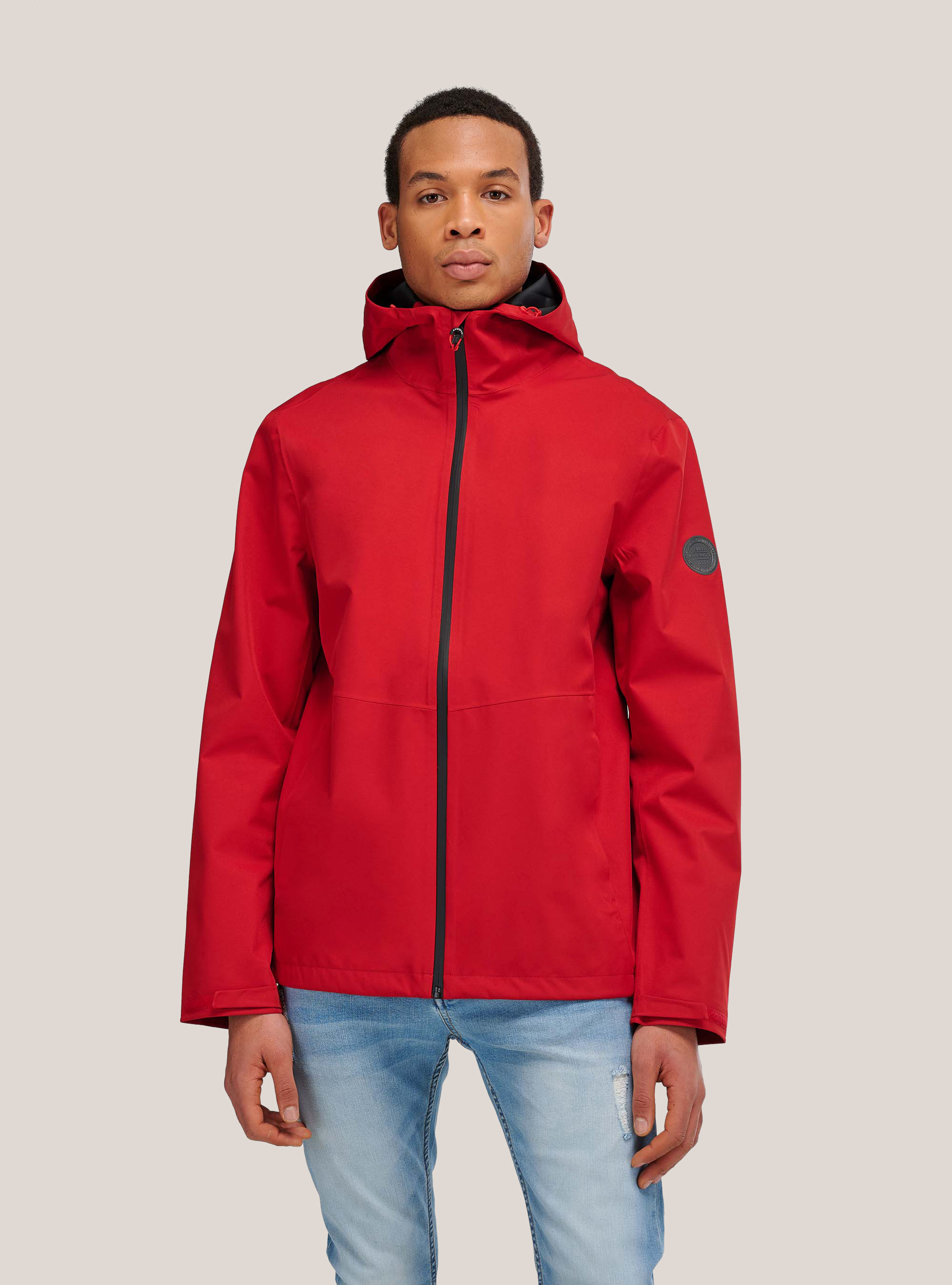 Slim Fit Weste aus technischem Stoff, C3344 RED