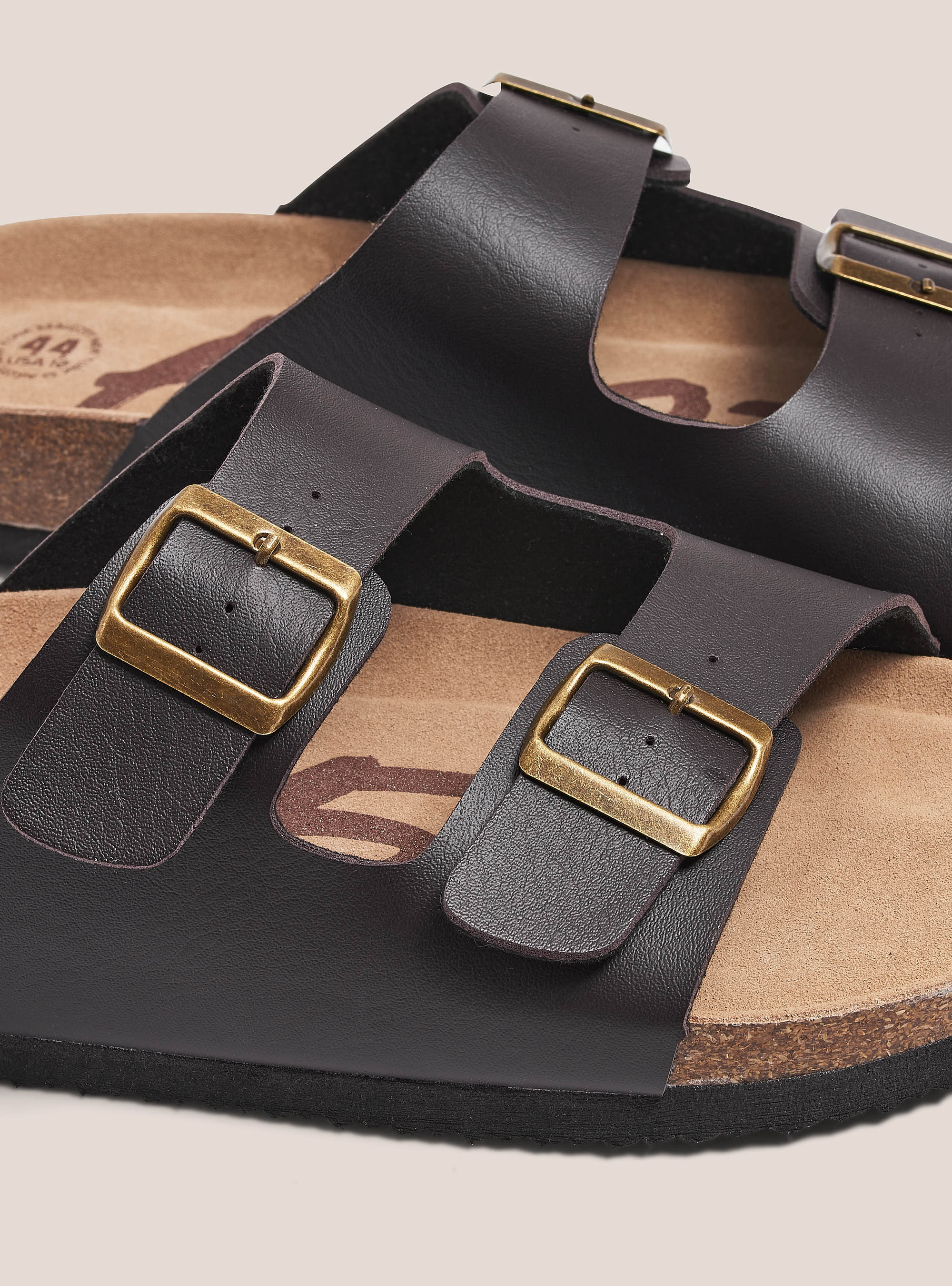 Sandale aus Lederimitat mit Wildledersohle, C510 BROWN