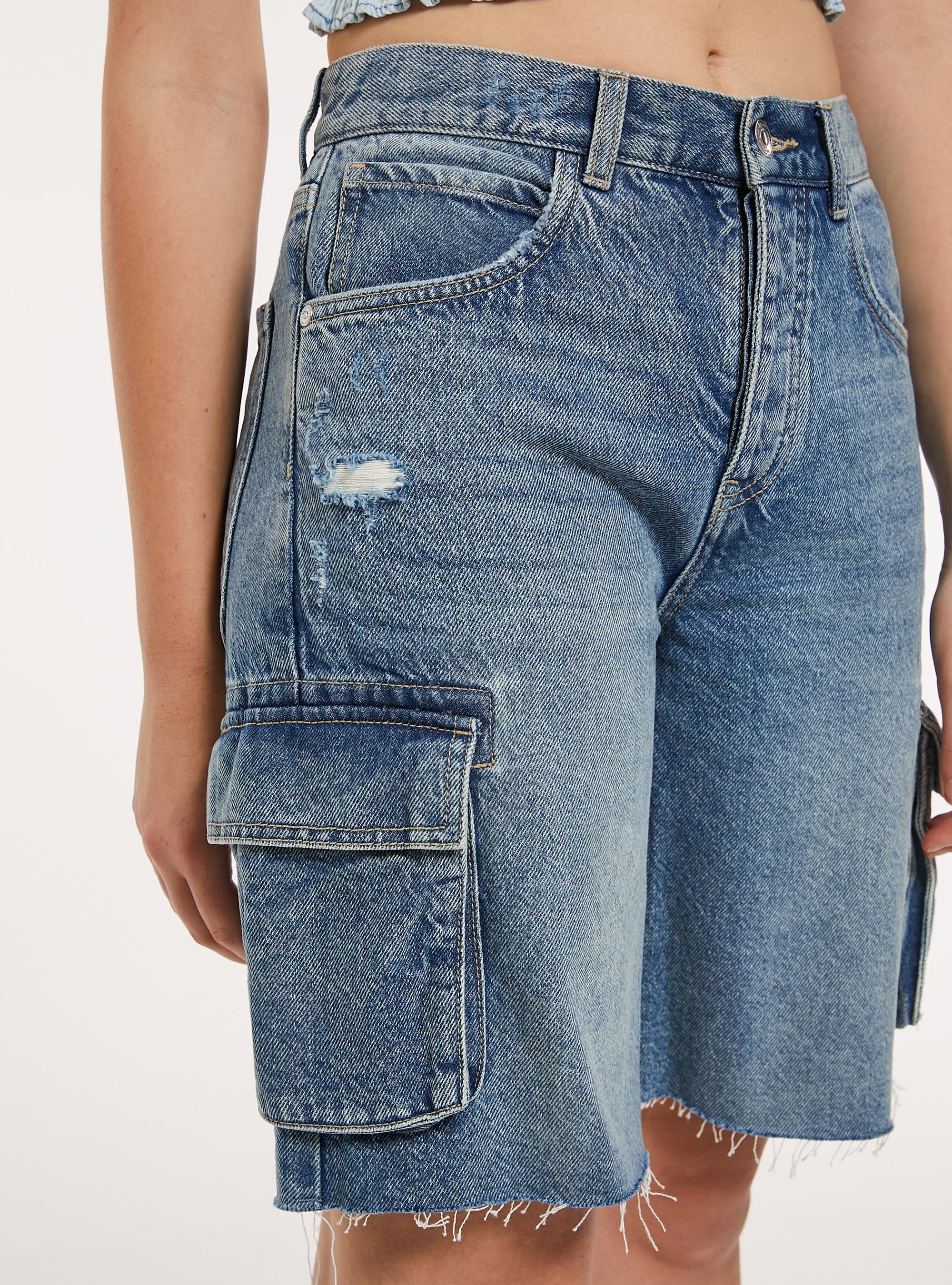 Bermuda cargo in denim, D003 MEDIUM BLUE