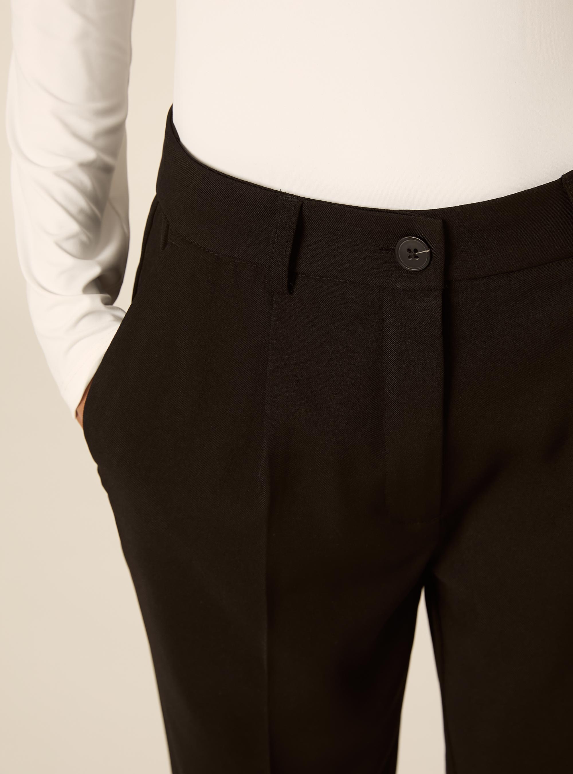 Pantaloni con pence, BK1 BLACK