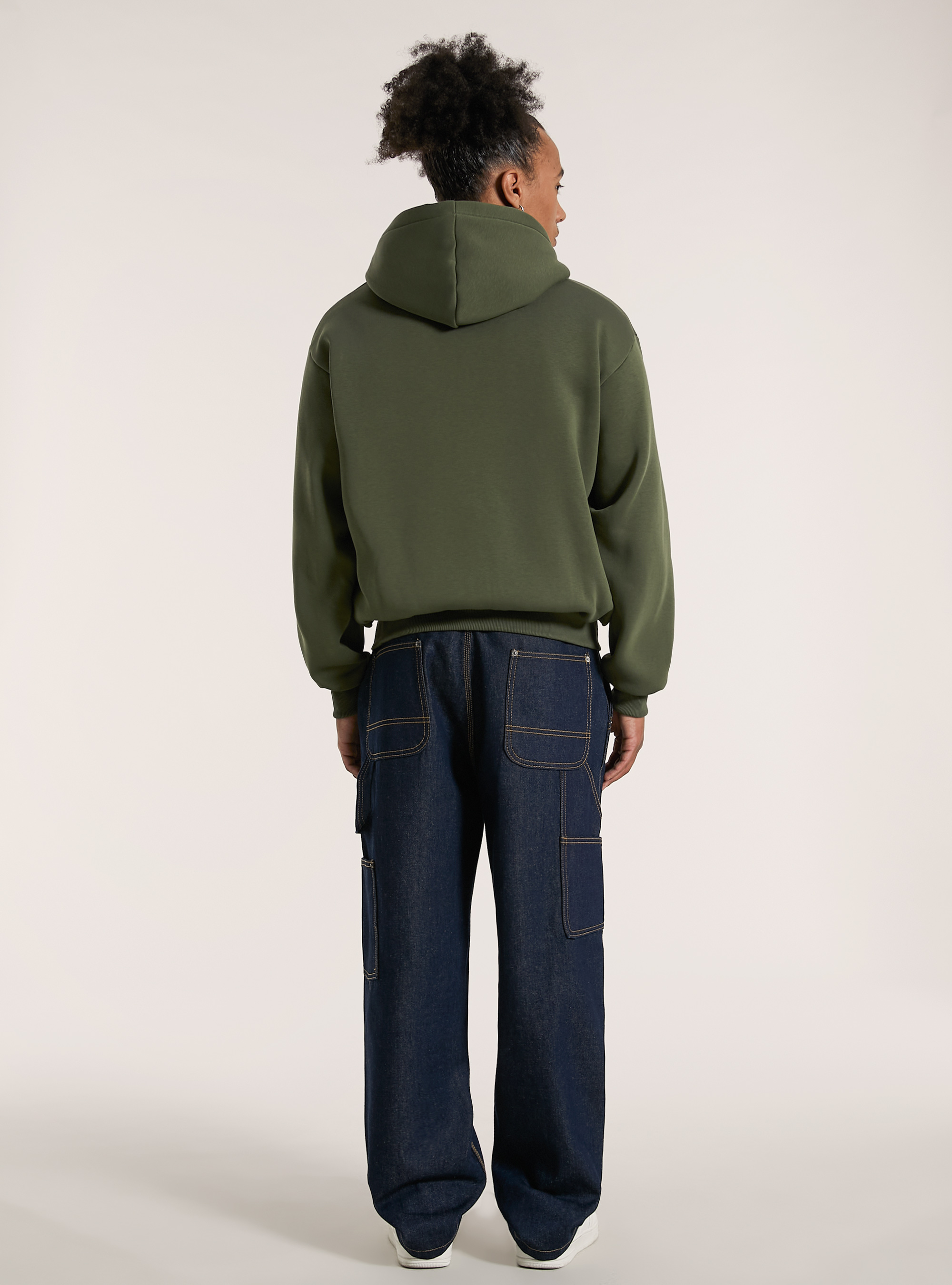 Sweatshirt with zip and boxy fit hood