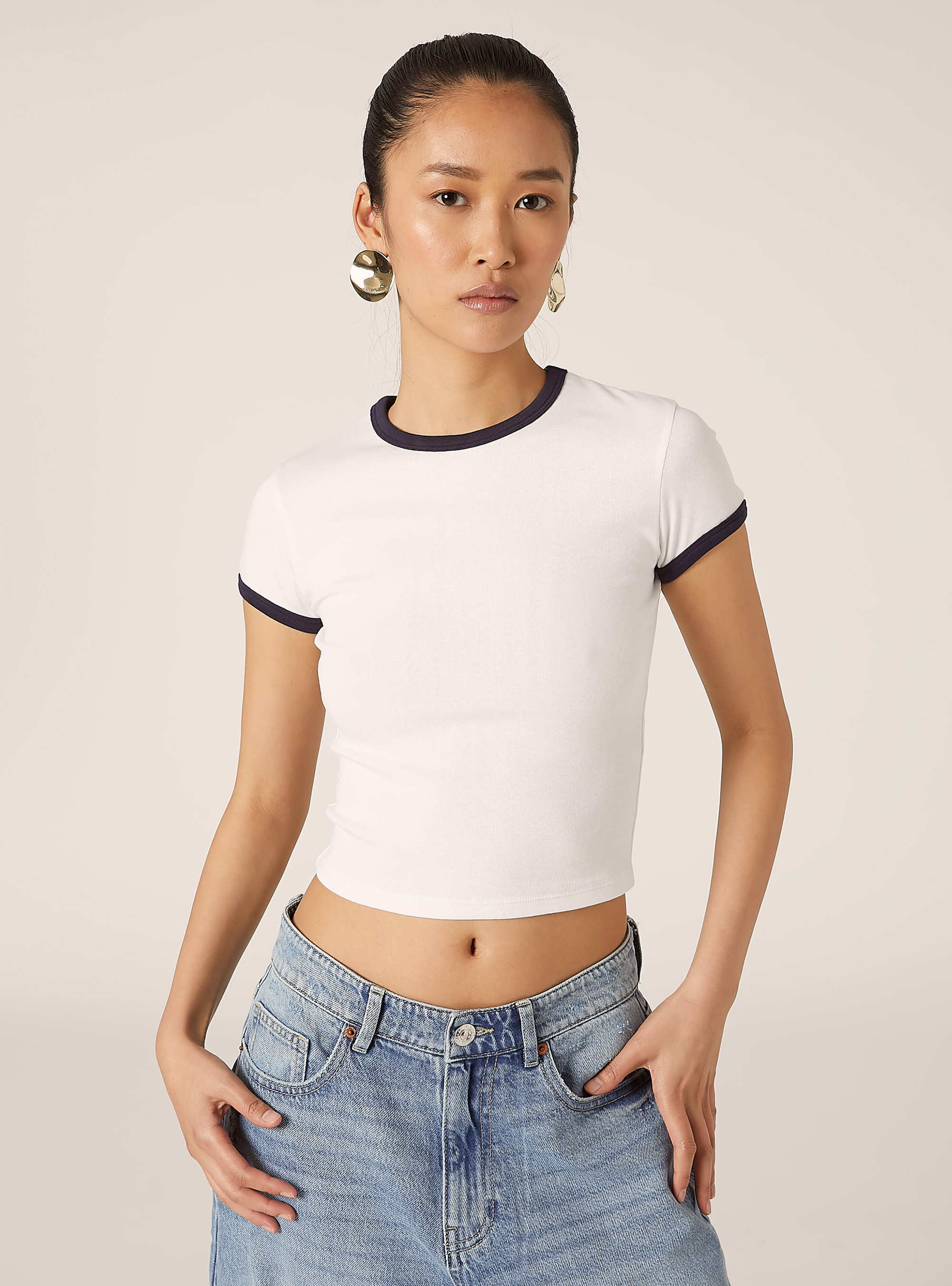 Gekürztes T-Shirt mit kontrastierenden Details, WH3 WHITE