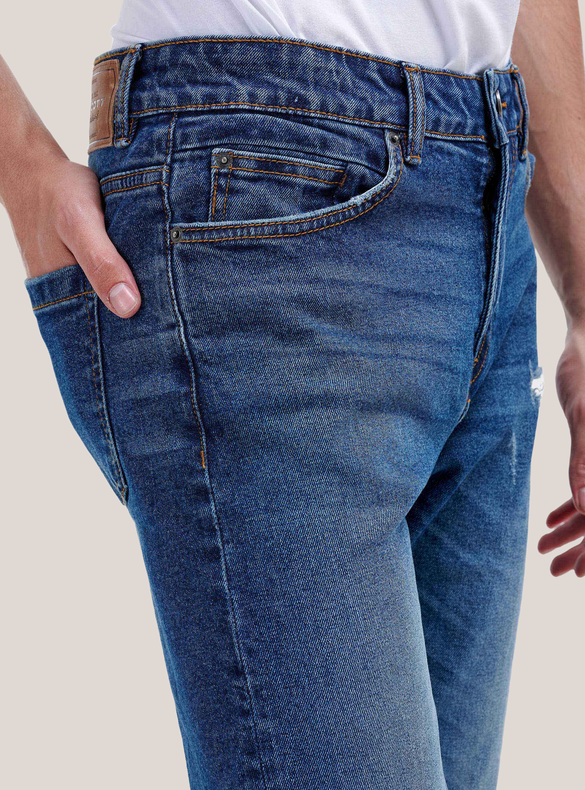 Schlanke Jeans mit Comfort Fit aus Bio-Baumwolle, C284 AZZURRE