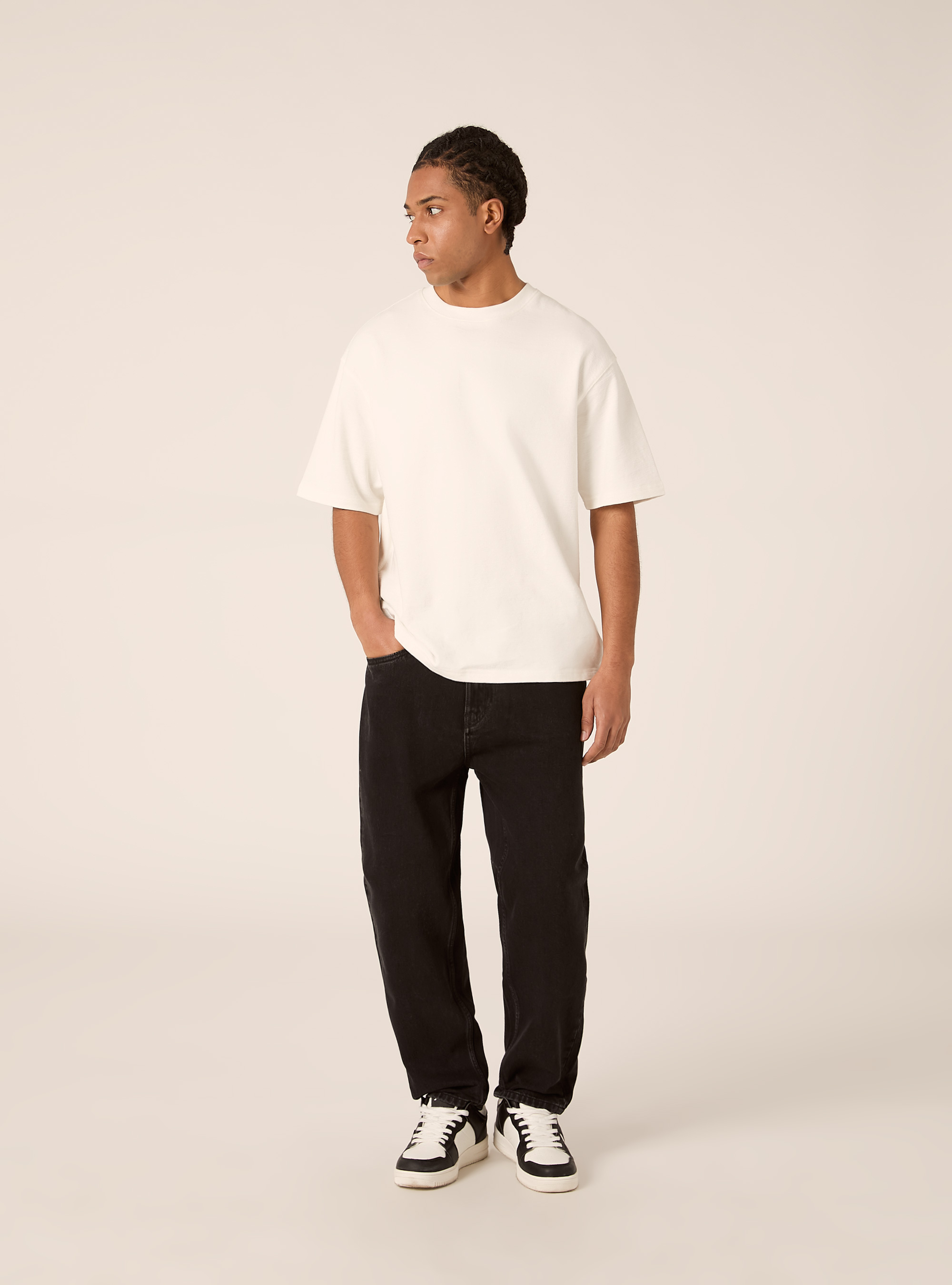 Pantalone loose fit in denim colorato, NERO