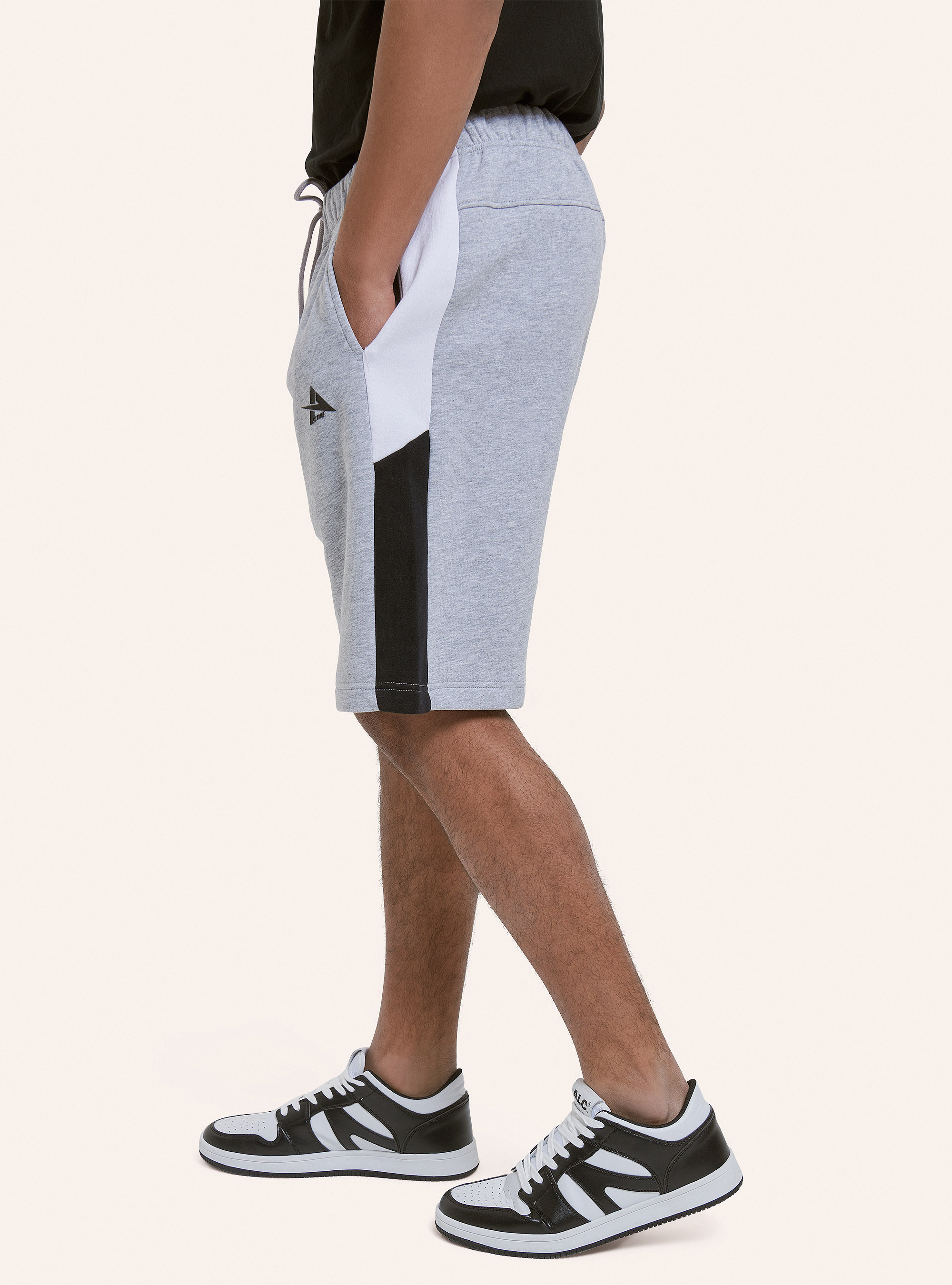 Pantalon de surv&ecirc;tement court en coton avec imprim&eacute;, C143 LIGHT GREY M