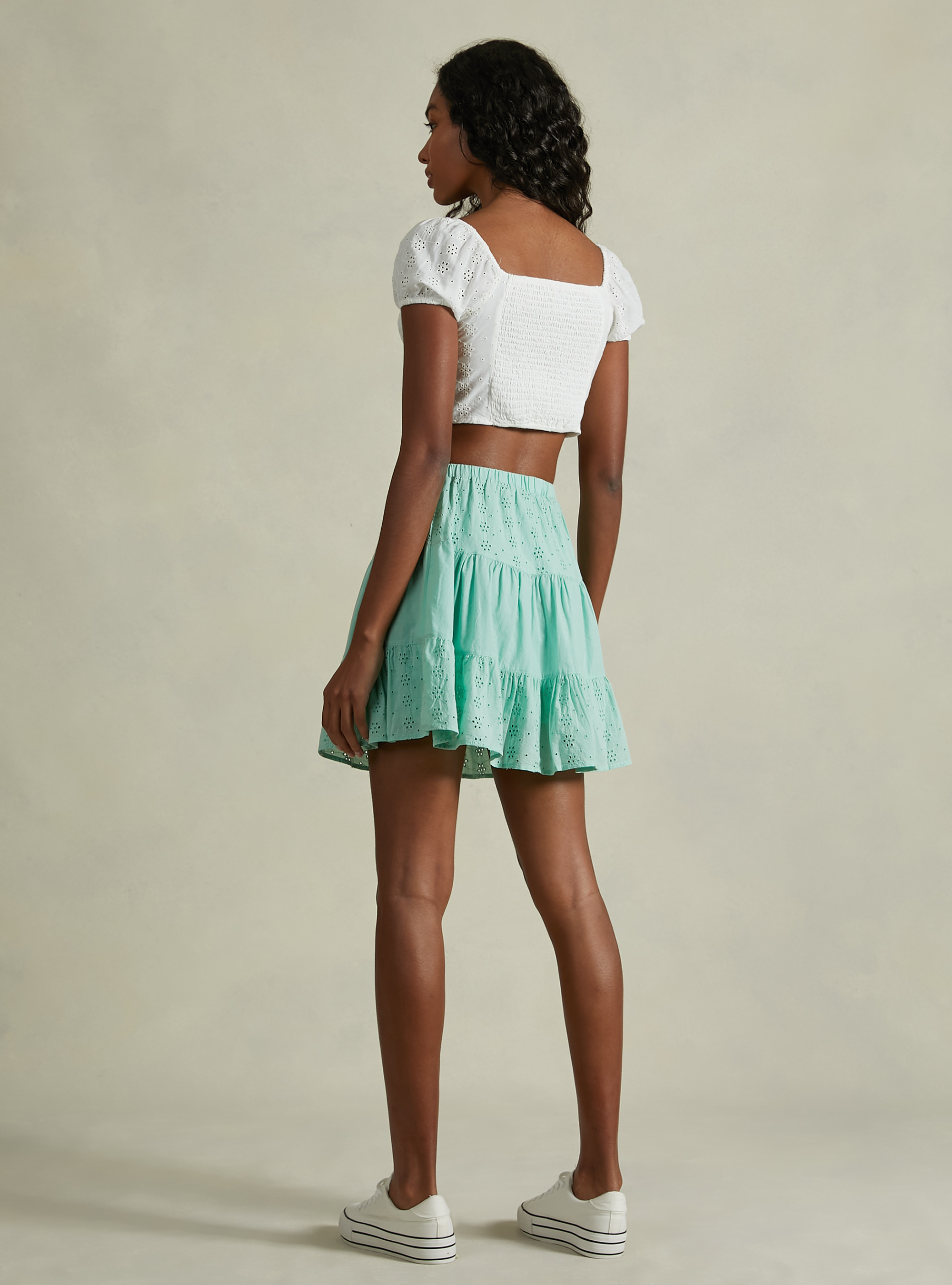 Blusa corta de encaje Sangallo, WH2 WHITE