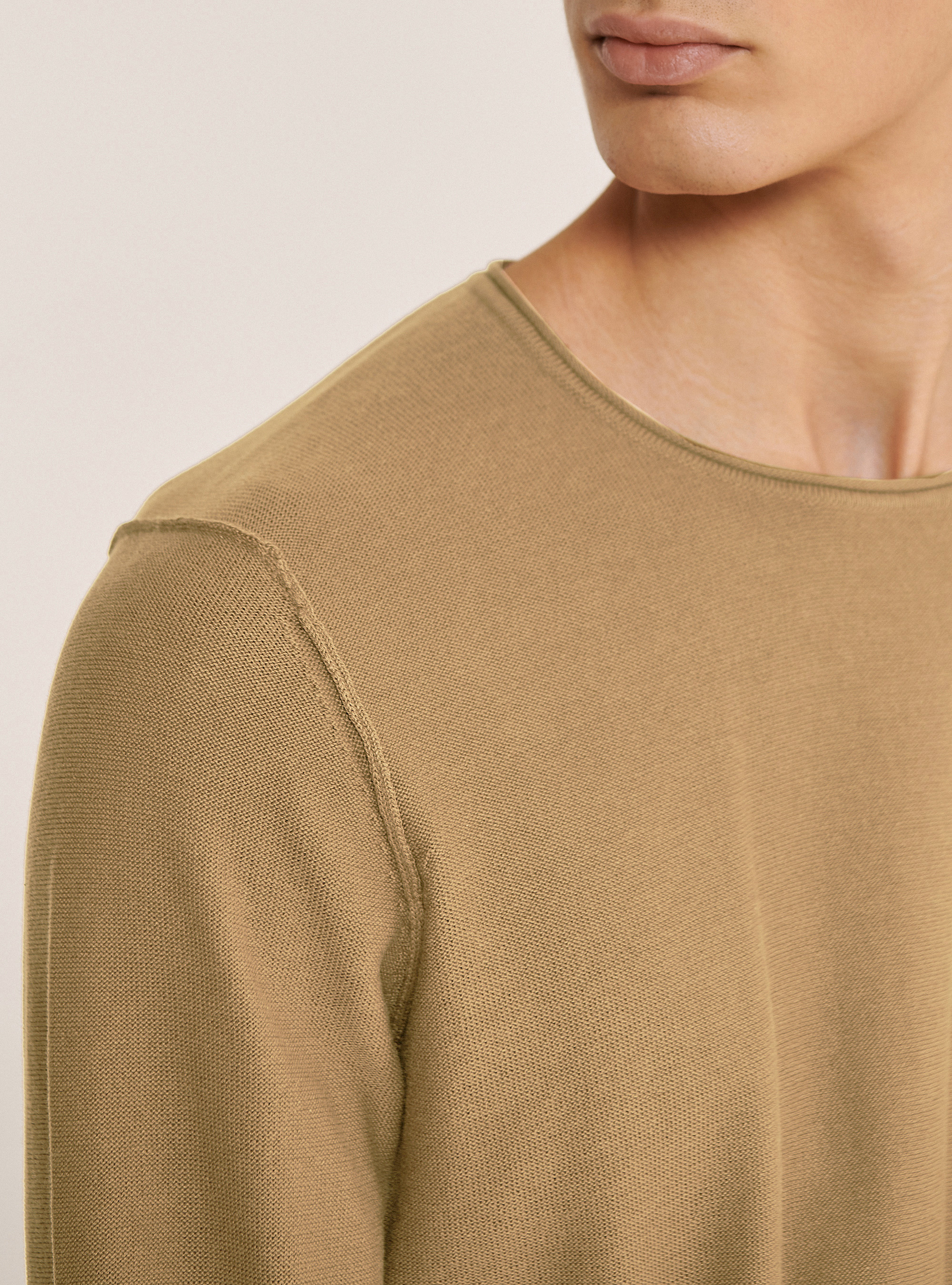 Raw cut pullover with roll neck, BG3 BEIGE LIGHT