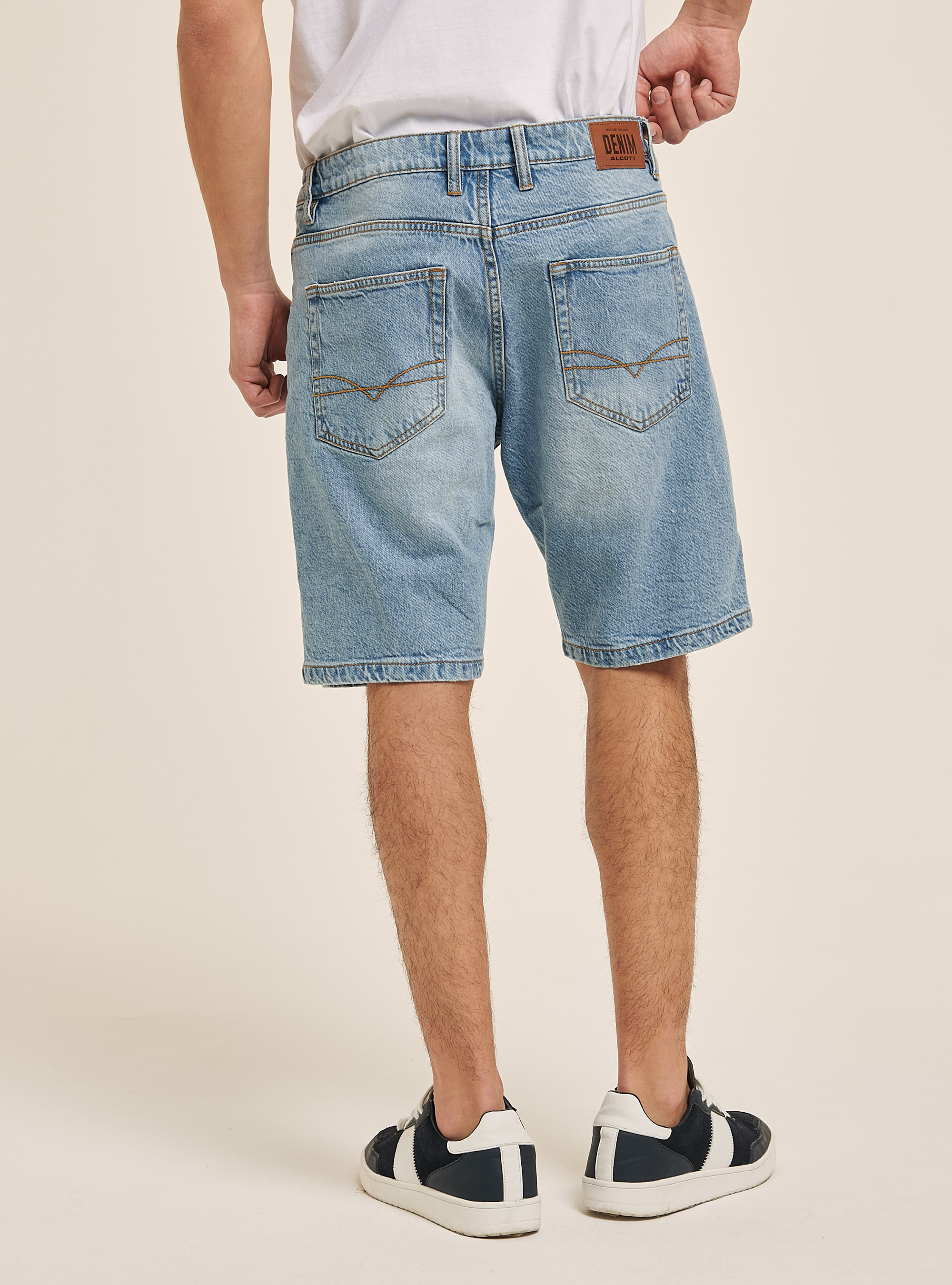 Bermuda en denim de forme r&eacute;guli&egrave;re, C272 BLUE