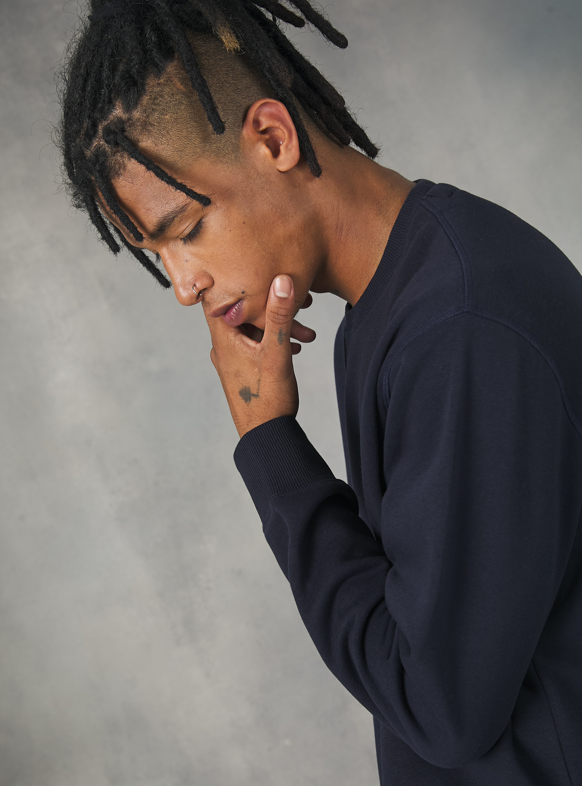 Sudadera de cuello redondo de color liso, NA1 NAVY DARK