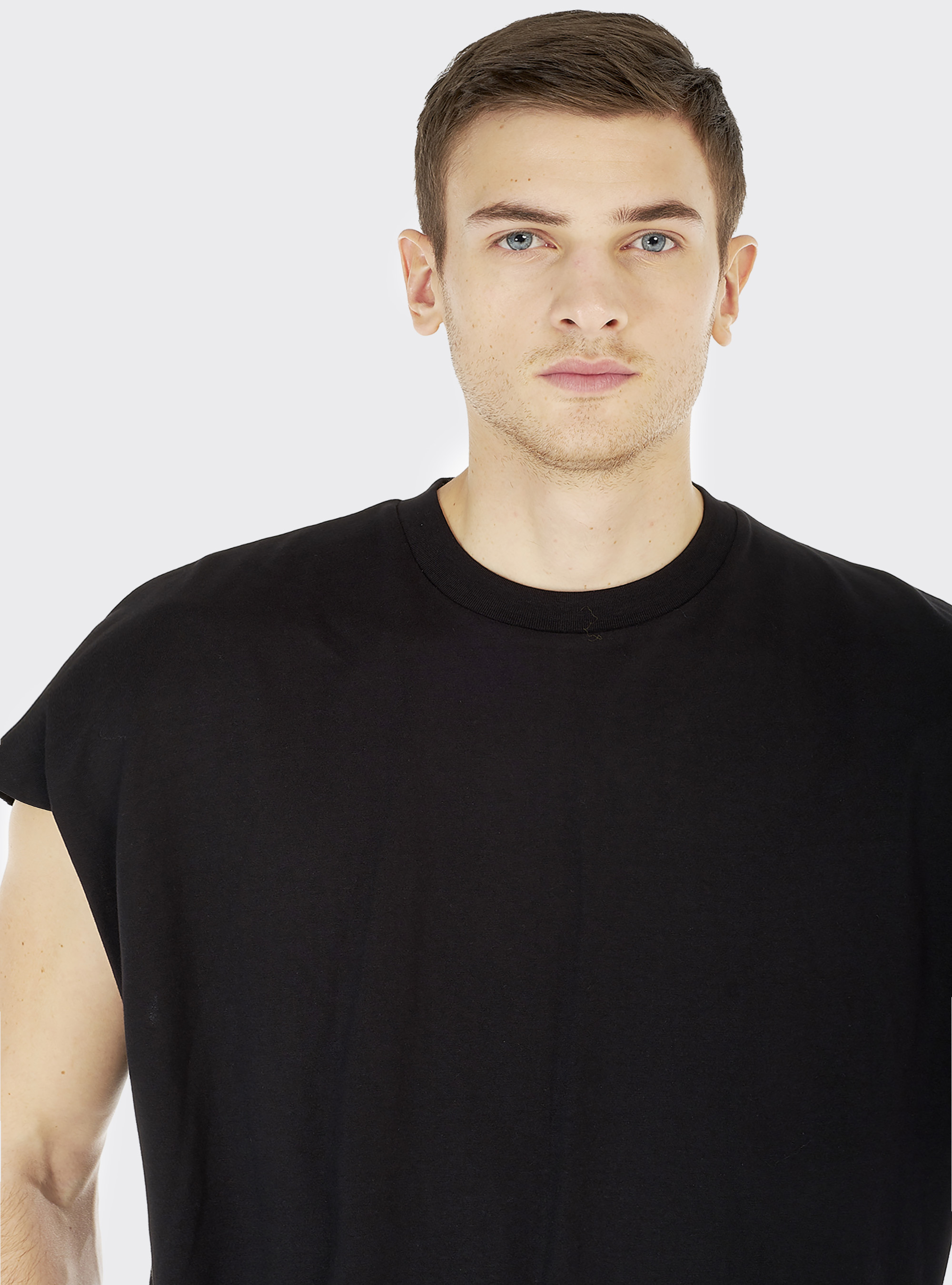 T-shirt basic with short sleeves, BLACK