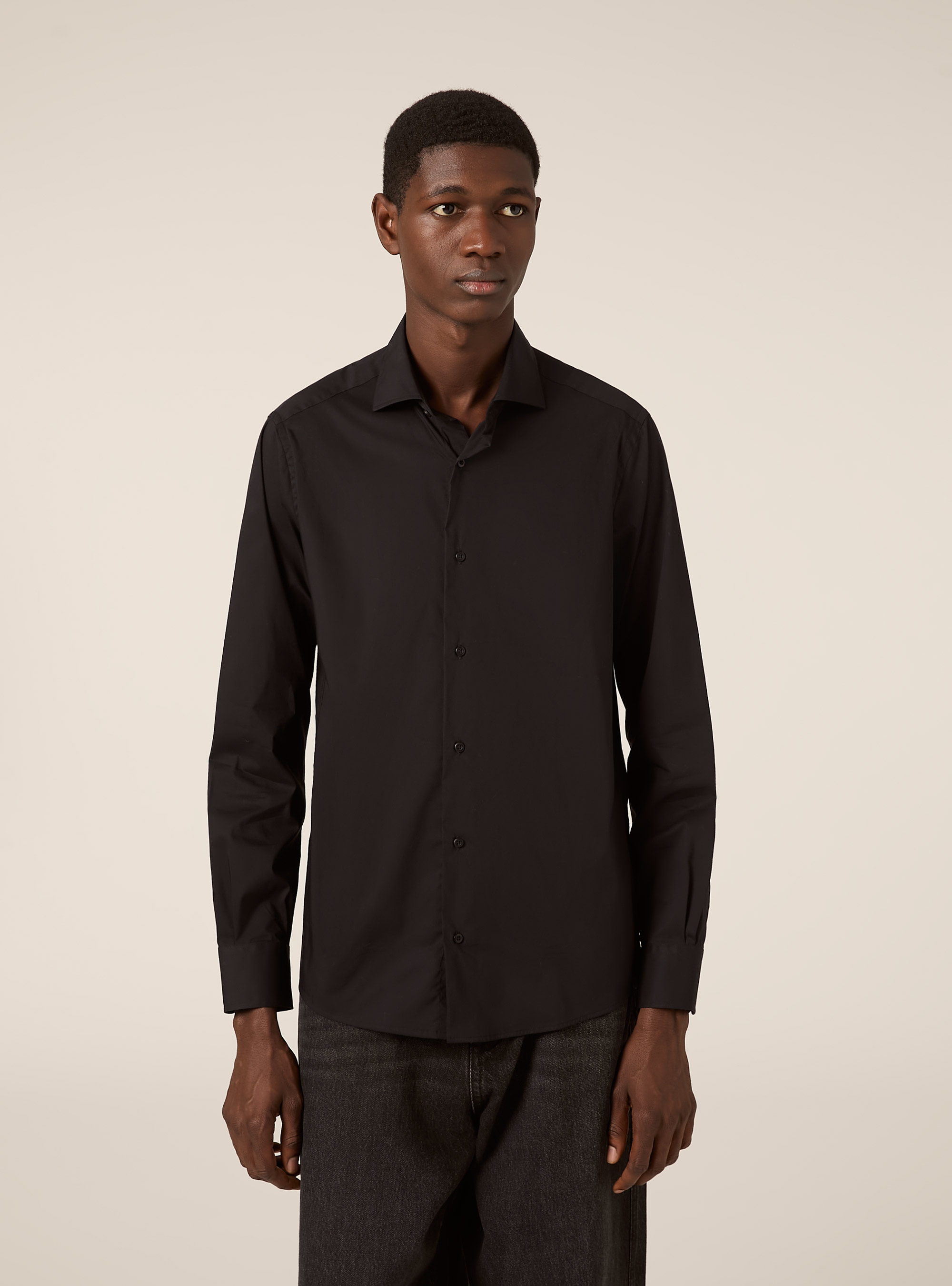 Camisa de popelina elástica con cuello francés, BK1 BLACK