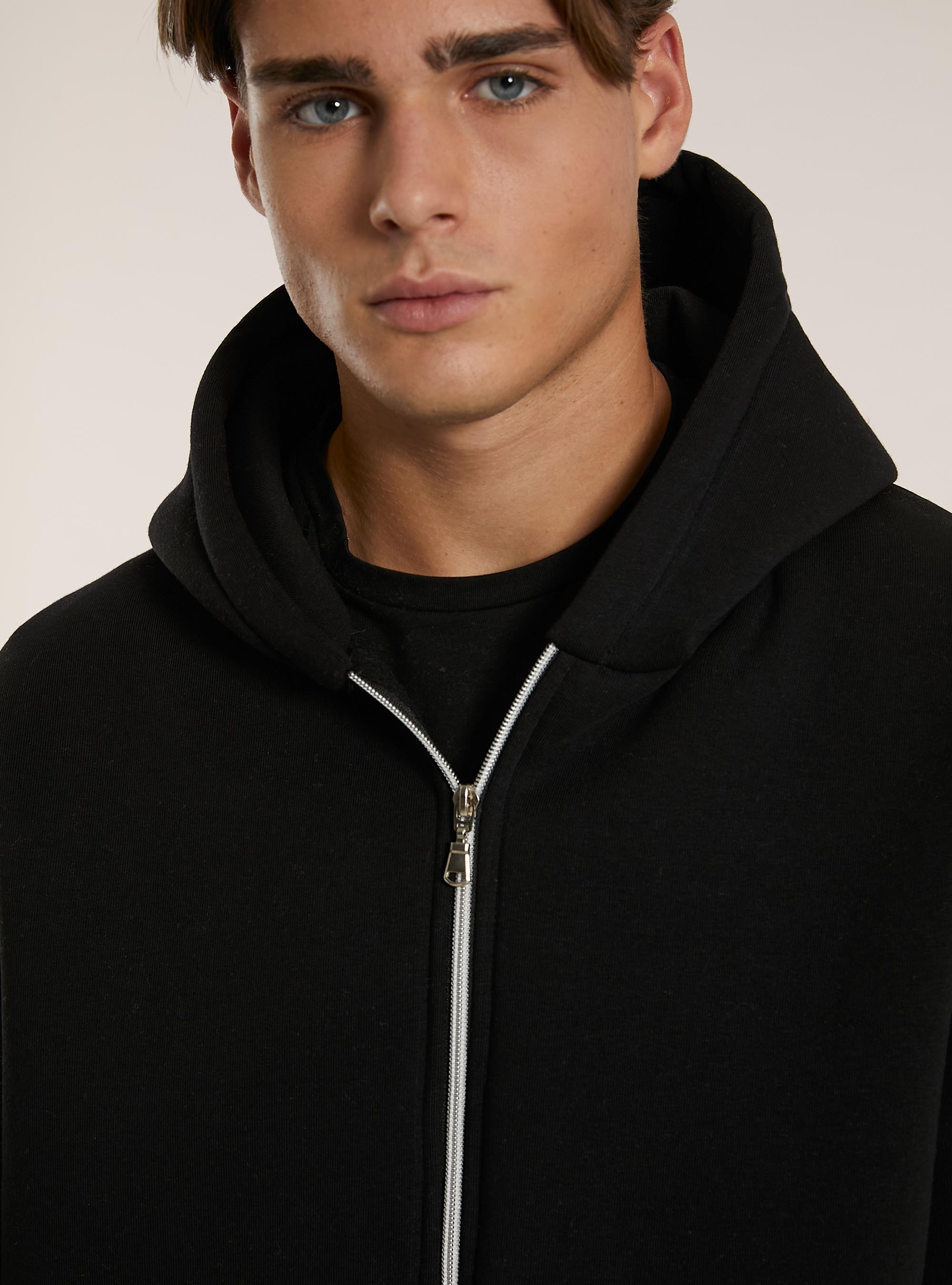 Sweat à capuche zippé et de forme carrée, BK1 BLACK