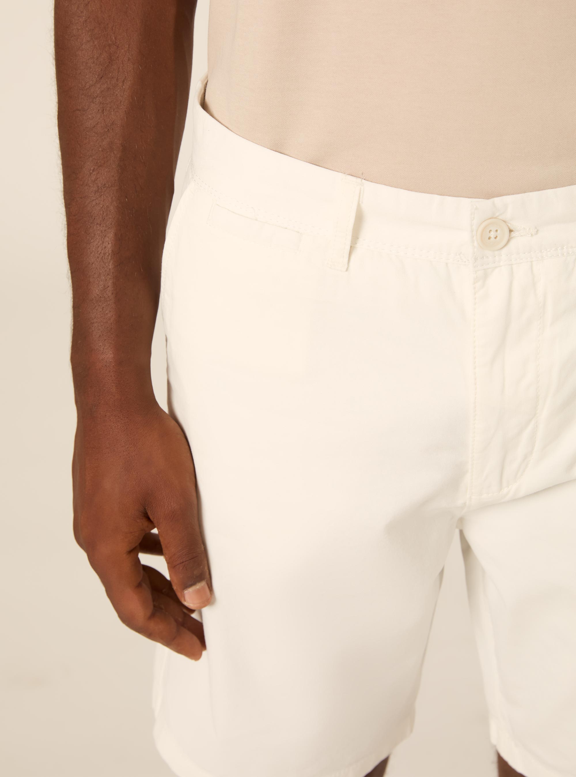 Bermudas de sarga de ajuste liso, WH1 OFF WHITE