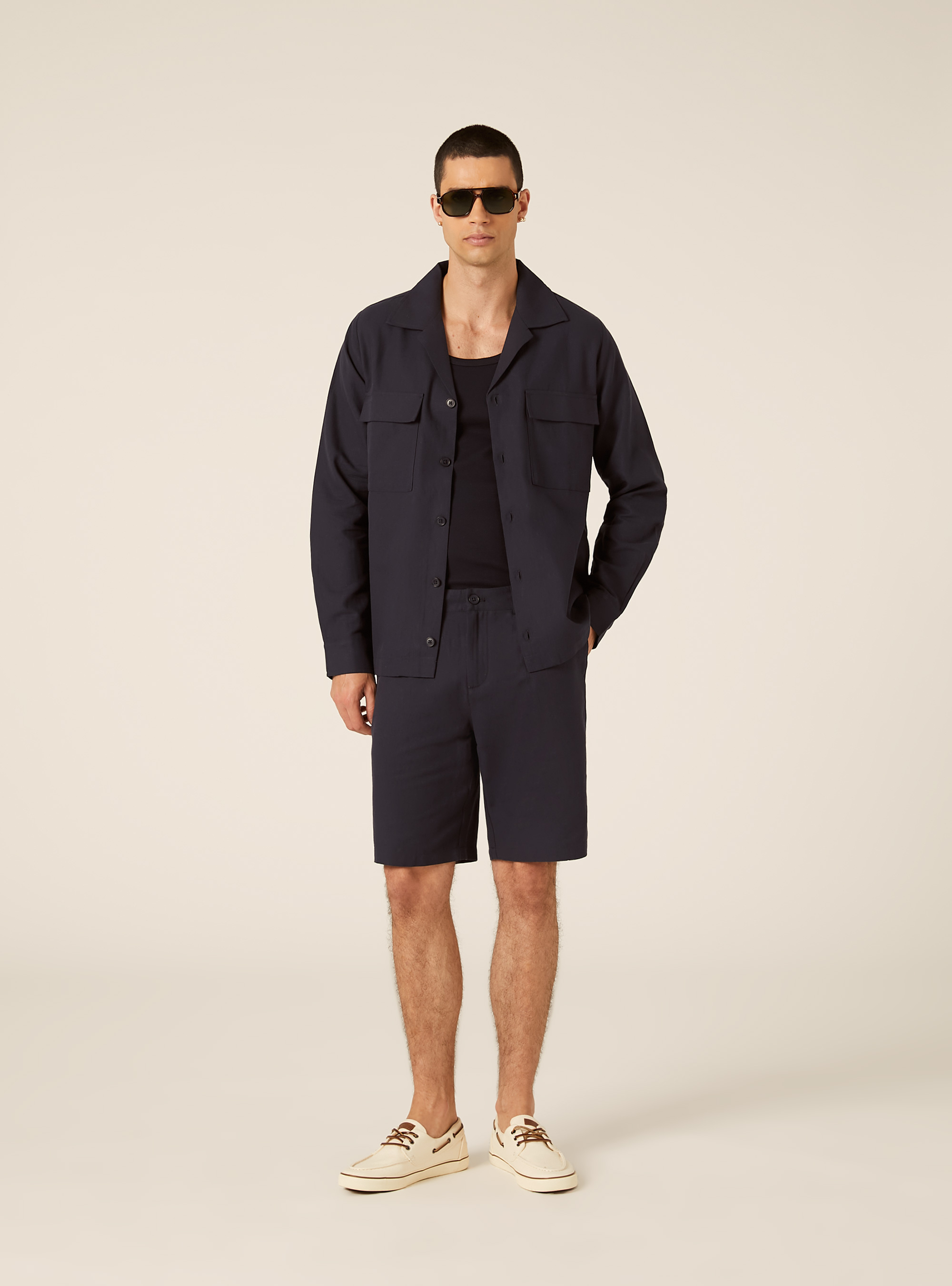 Bermuda basico una pince in misto lino, NA1 NAVY DARK