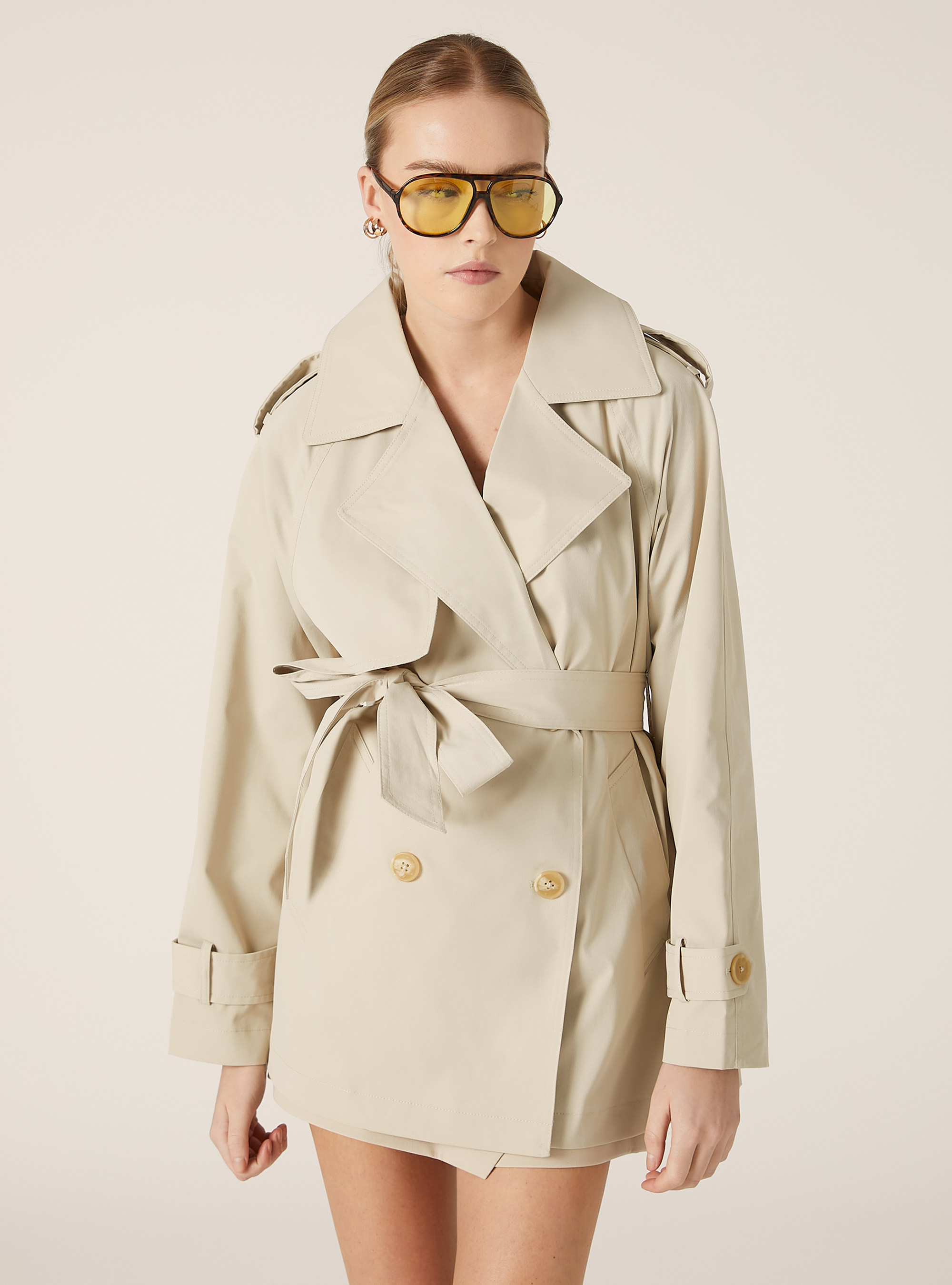 Kurzer Trenchcoat aus Twill, CR2 CREAM MEDIUM