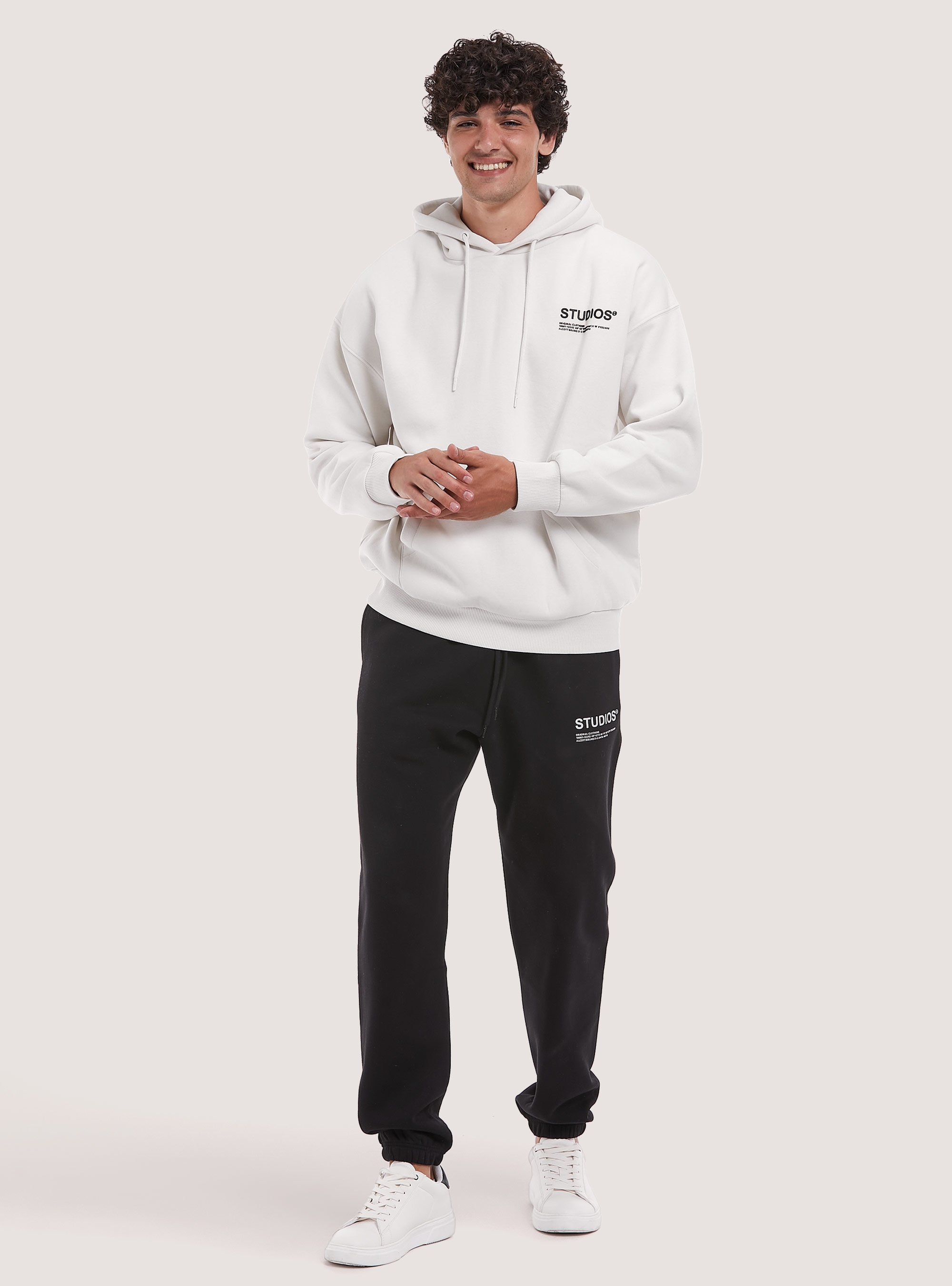 Sudadera con capucha estampada de Studios, WH2 WHITE