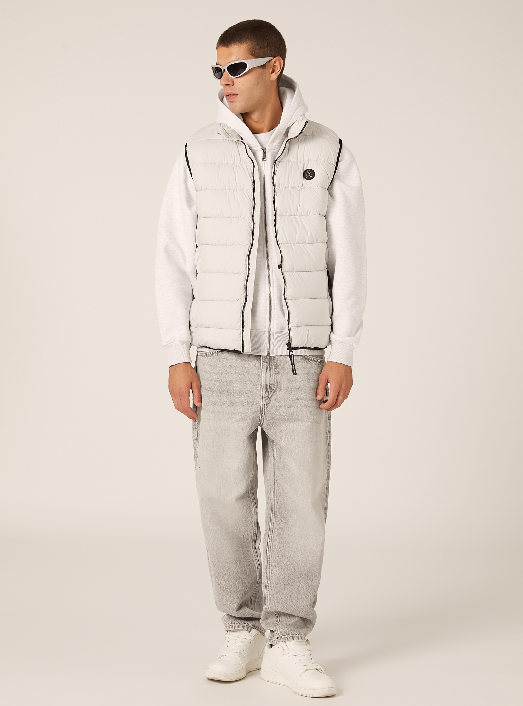 Padded sleeveless jacket, WH1 OFF WHITE