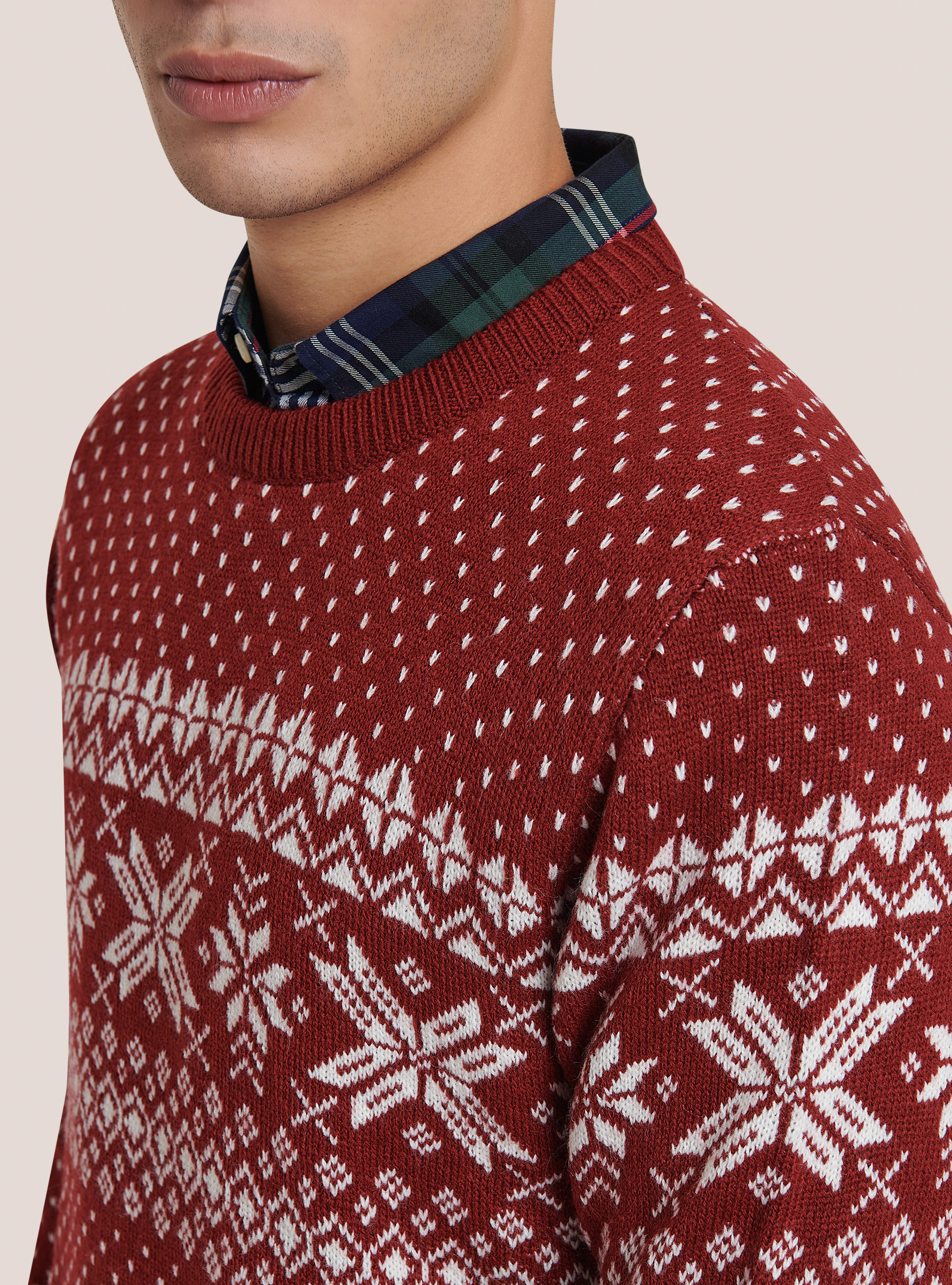 Pullover mit Rundhalsausschnitt und Schneeflocken, C350 RED