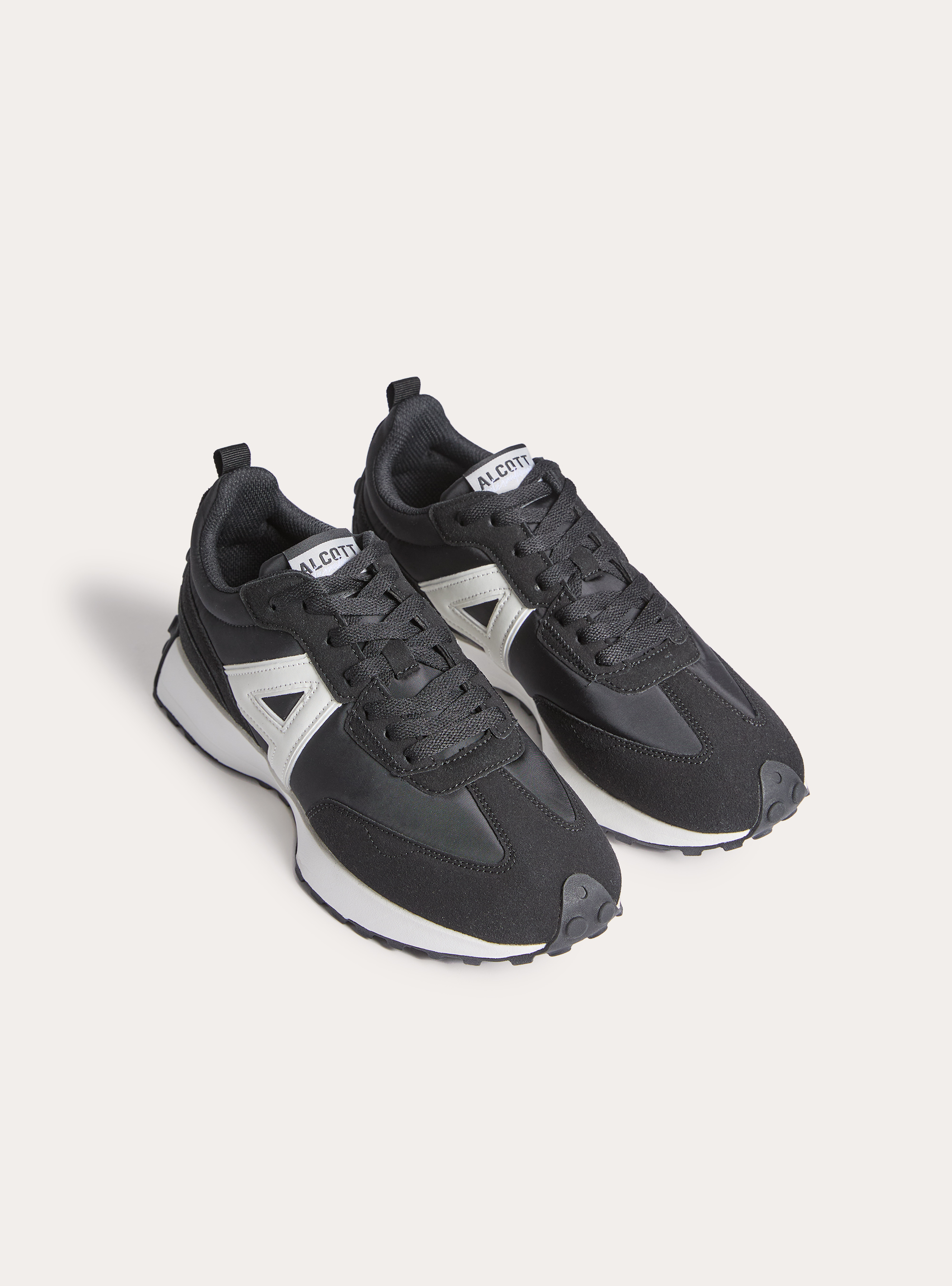 Contrasting logo sneakers, BK1 BLACK