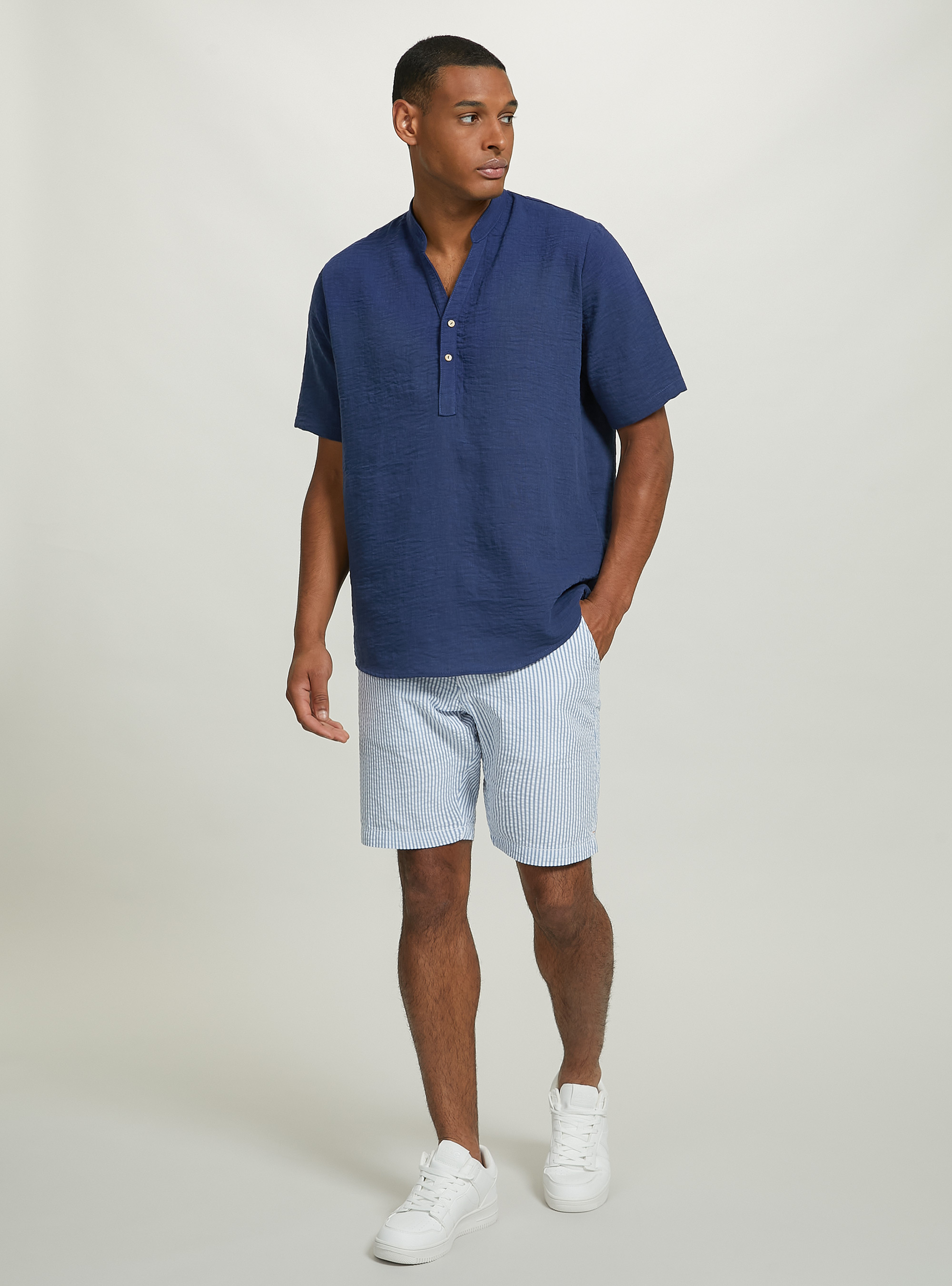 Camicia basica collo coreano mezza placchetta, NA2 NAVY MEDIUM