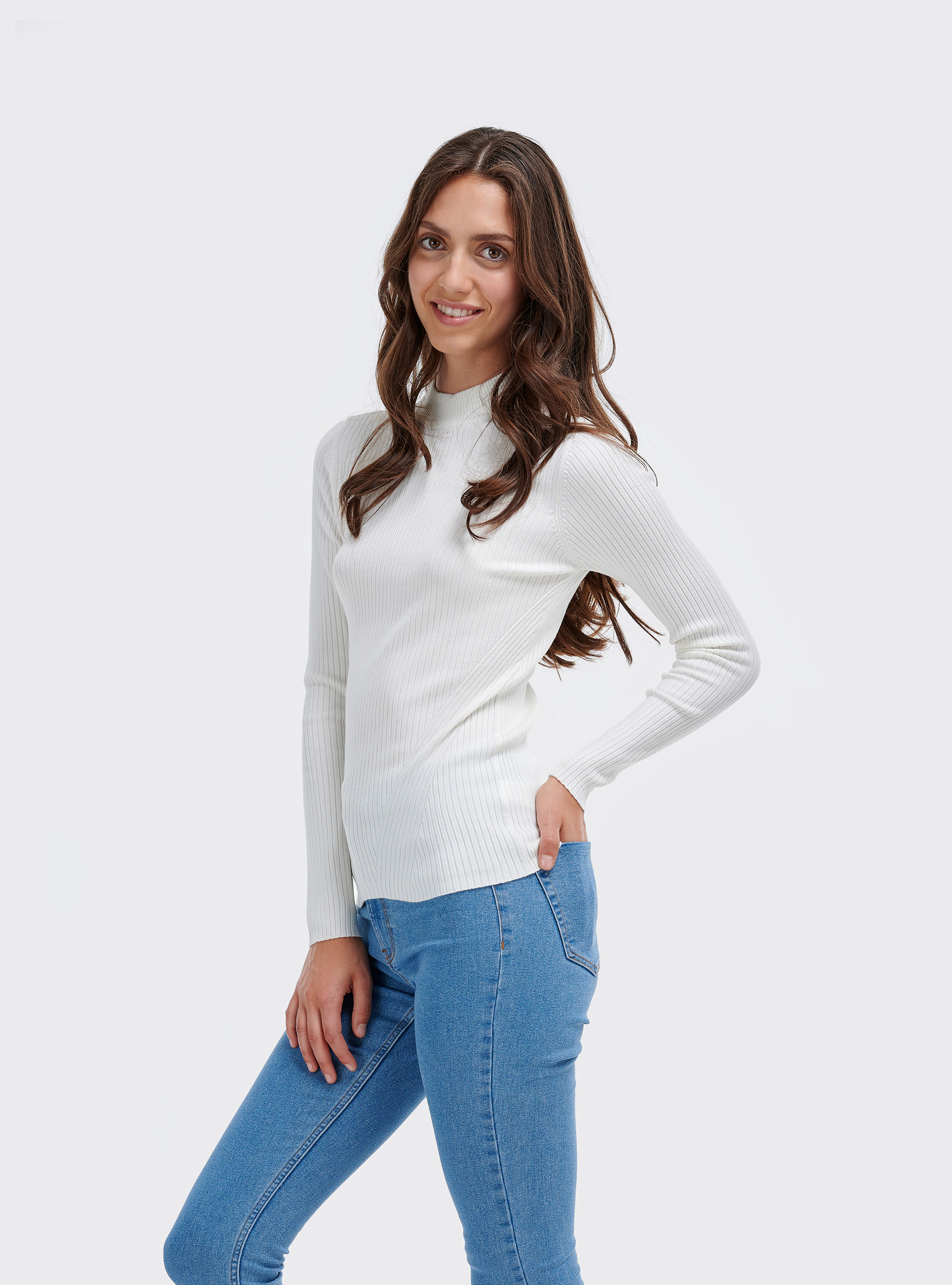 Pull col montant en maille c&ocirc;tel&eacute;e, C085 WHITE