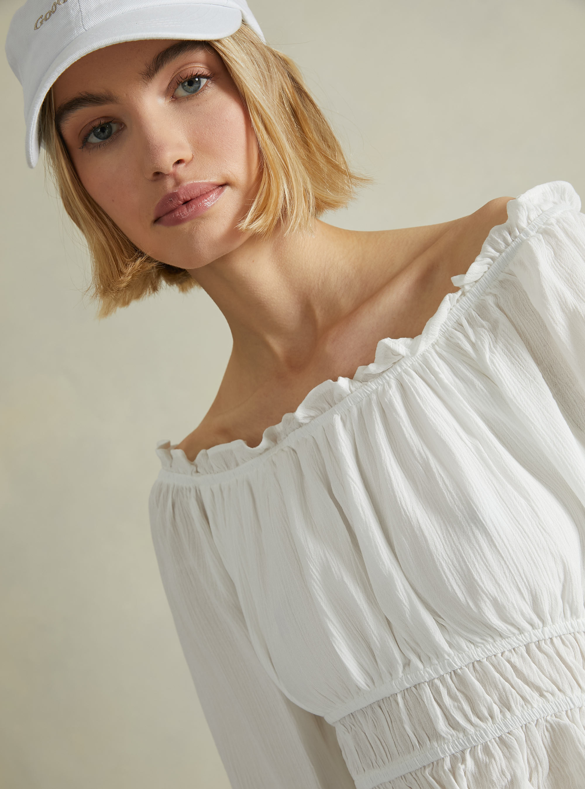Cropped blouse with off the shoulder, WH1 OFF WHITE