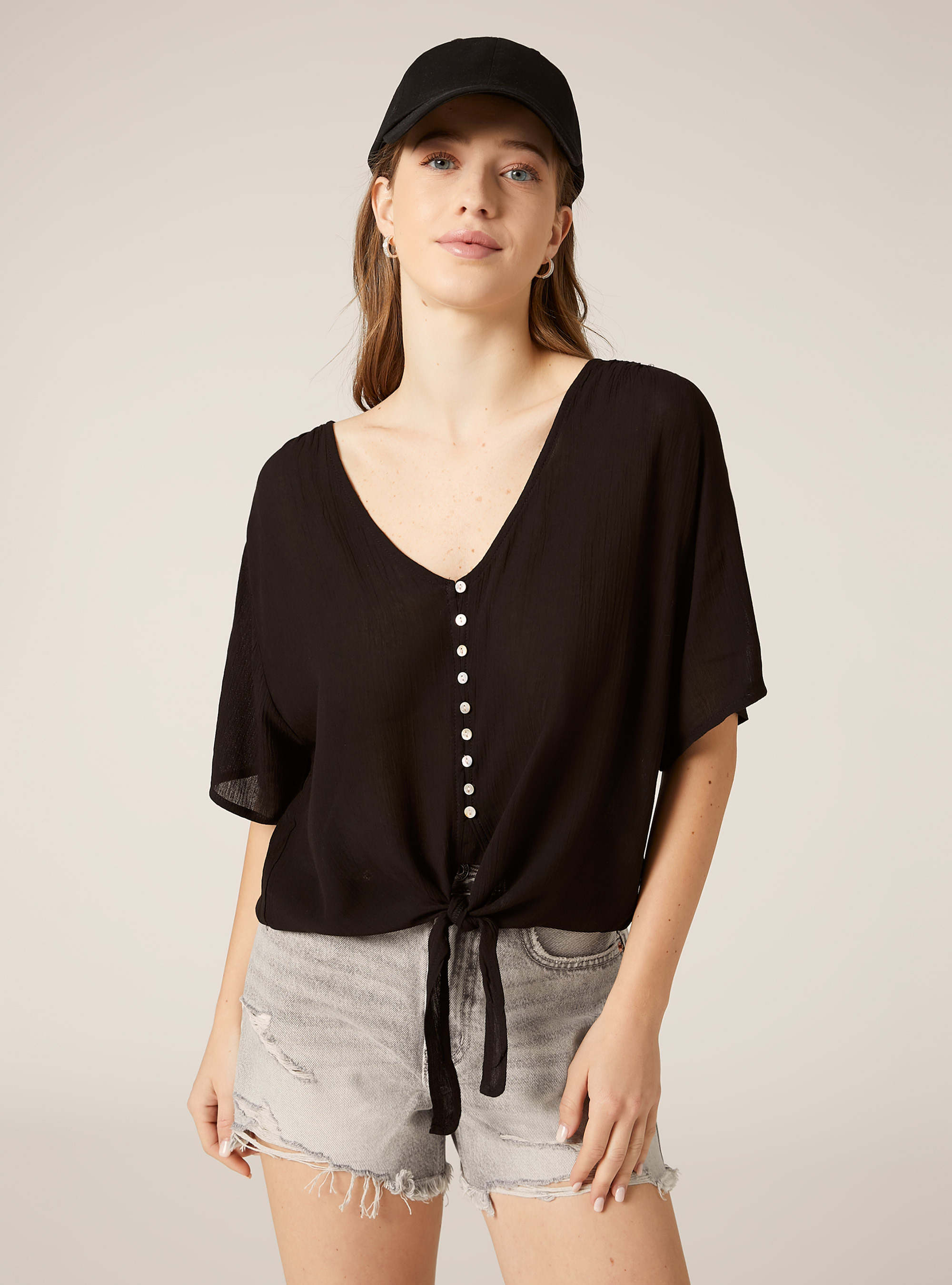 Solid-coloured v-neck shirt with waist knot, BK1 BLACK