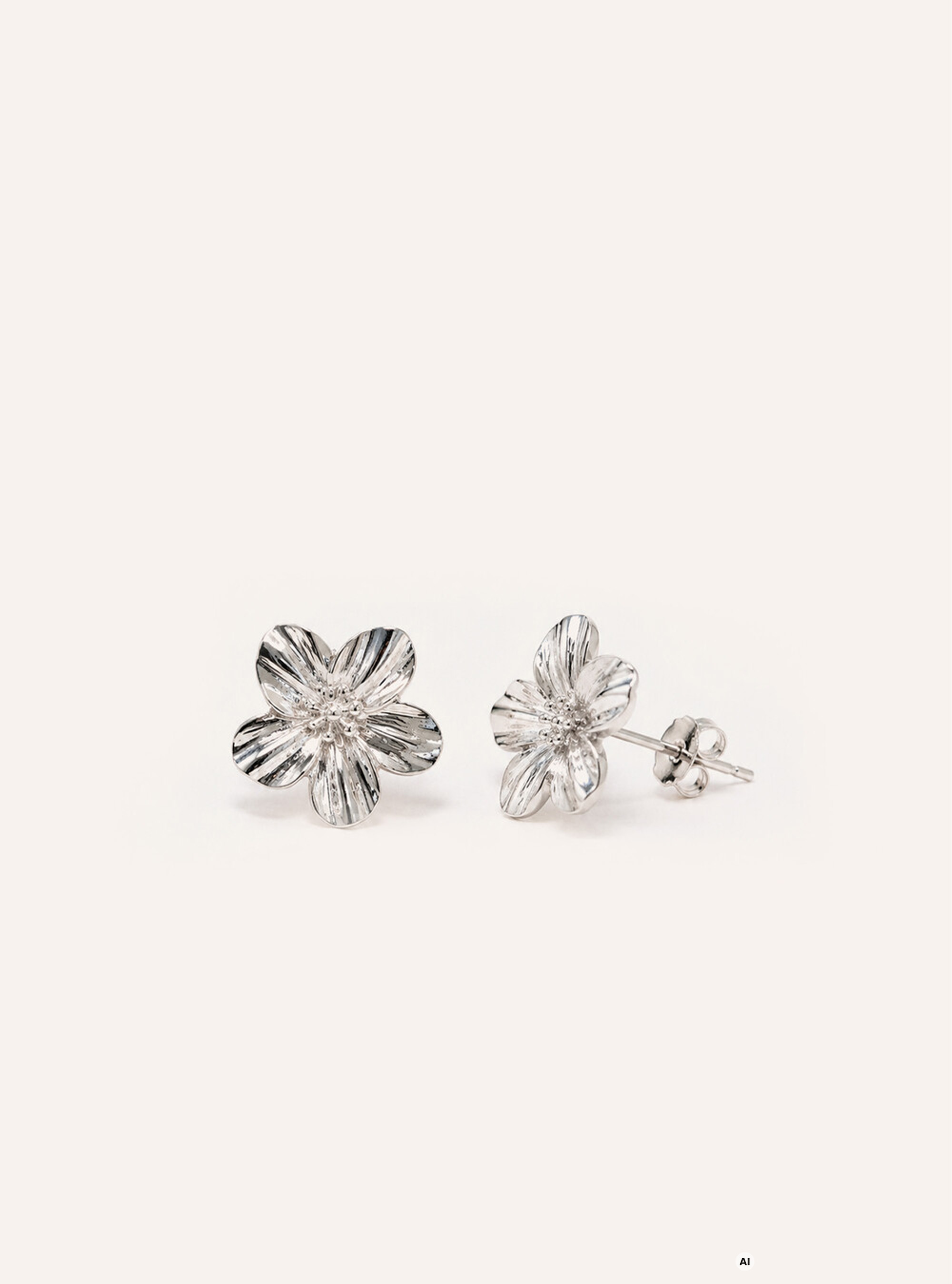 Flower shaped stud earrings, Silver