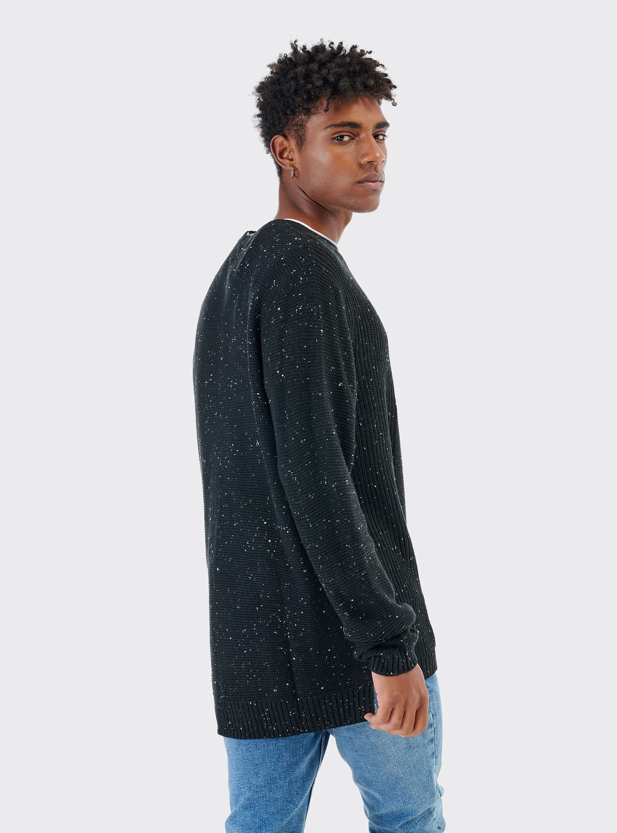 Pull col rond avec naps, C101 BLACK