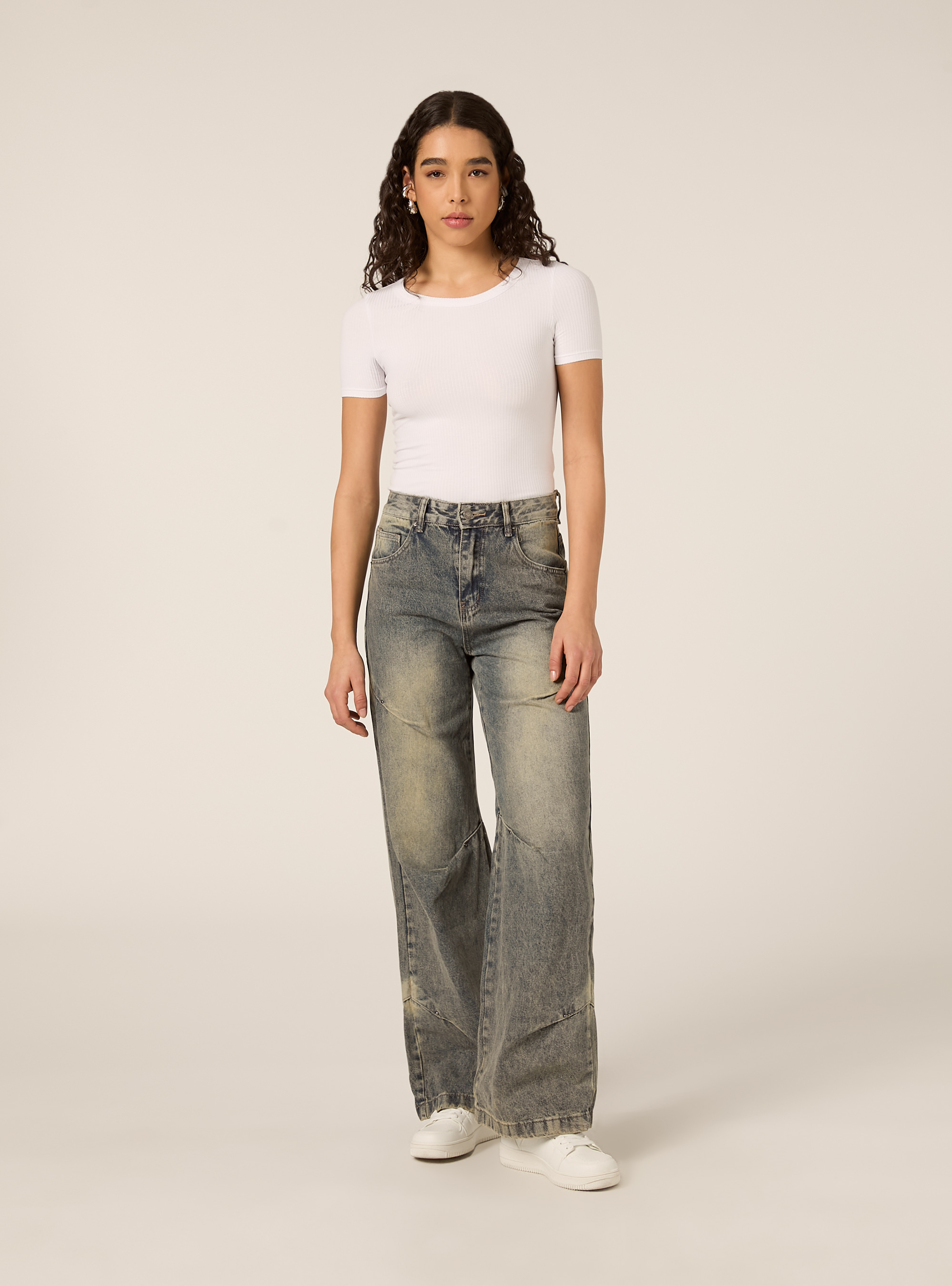 Jeans straight con borchiette, D201 AZZURRE MED OVERDYE