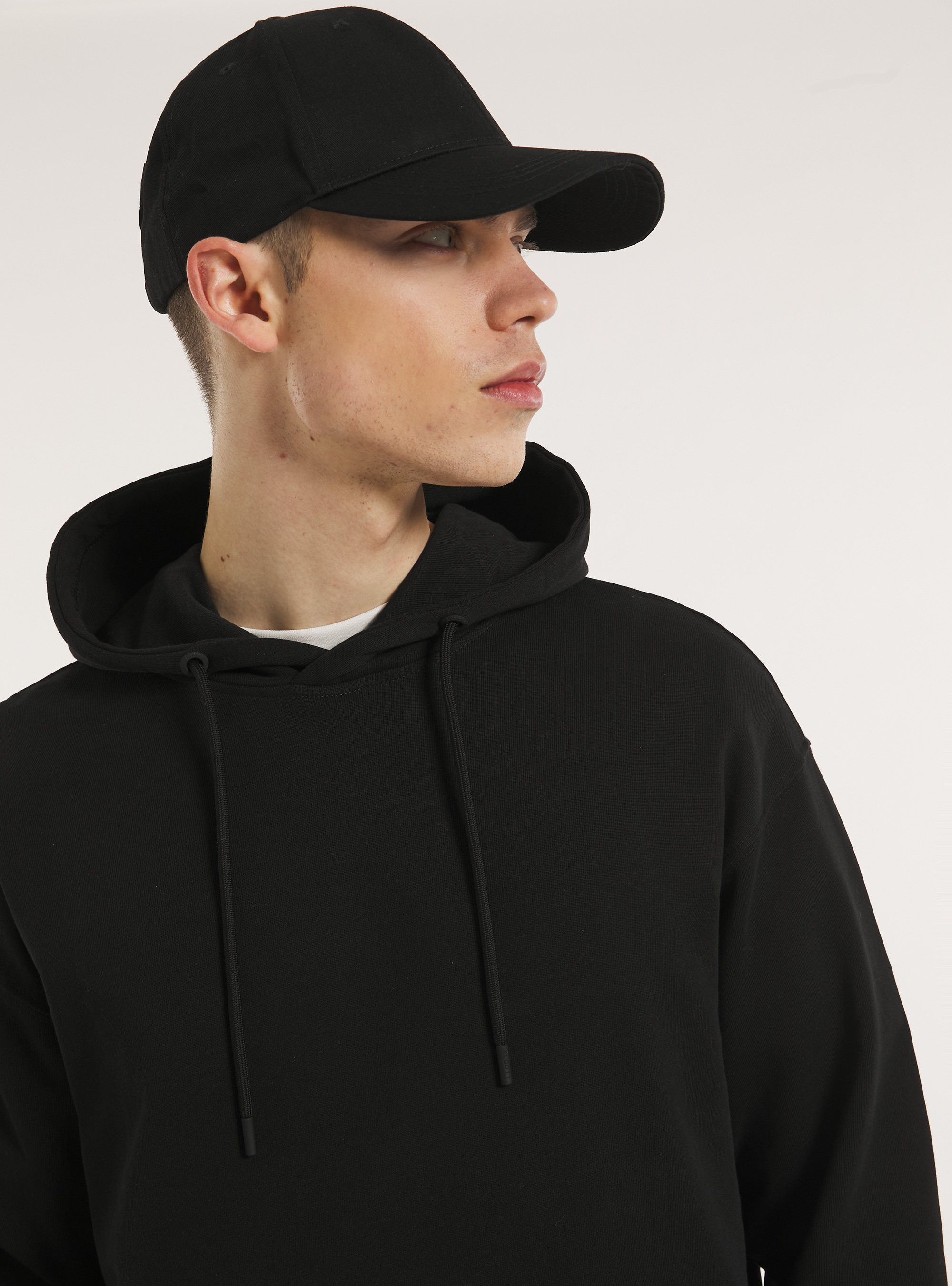 Felpa con cappuccio e tasca a marsupio, BK1 BLACK