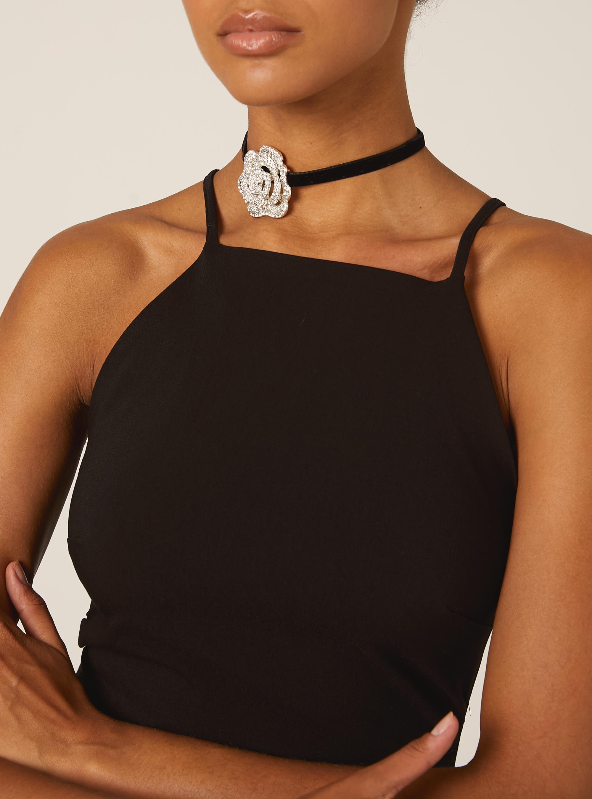 Vestito midi con collo halter, BK1 BLACK