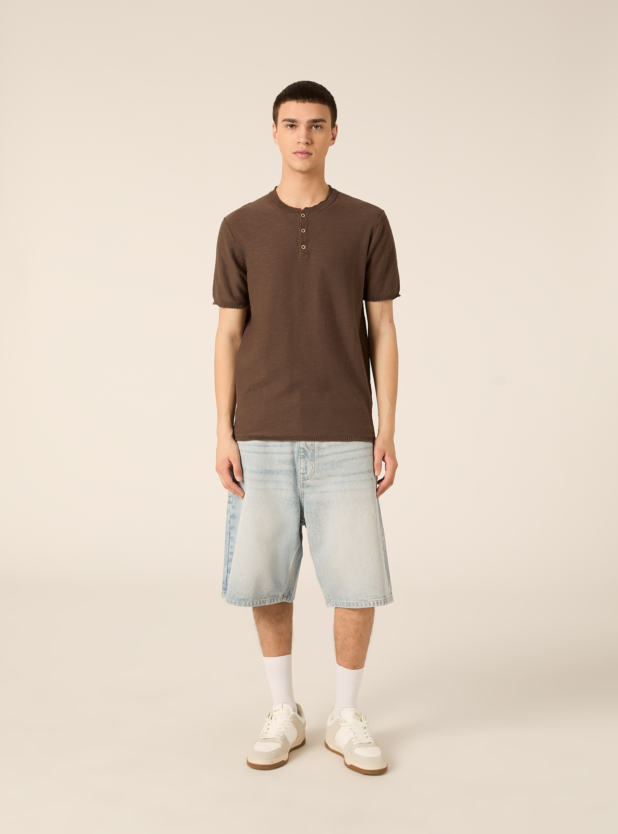 Pullover leggero con collo serafino, MARRONE MEDIO