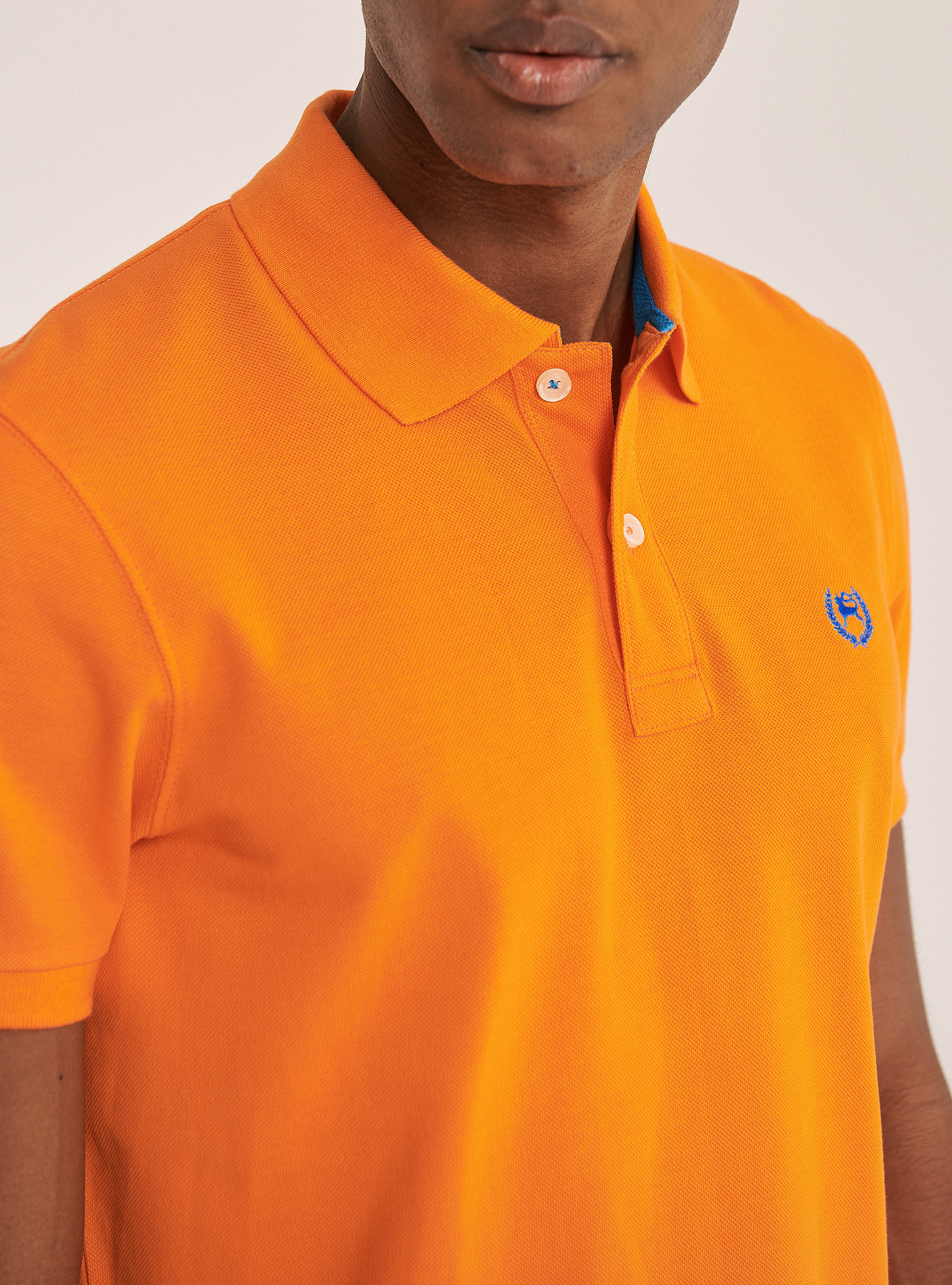 Polo en coton piqué avec logo, C378 ORANGE FLUO