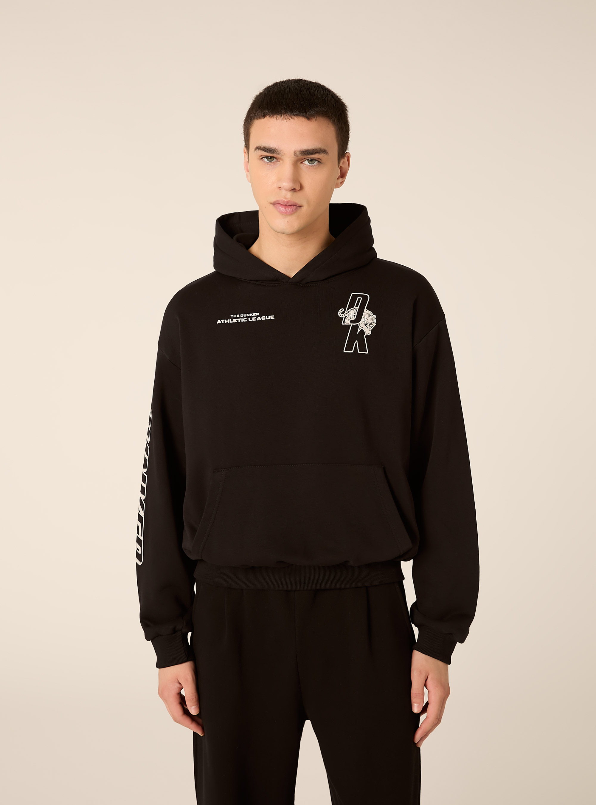 Felpa cappuccio con stampa basket boxy fit, BK1 BLACK