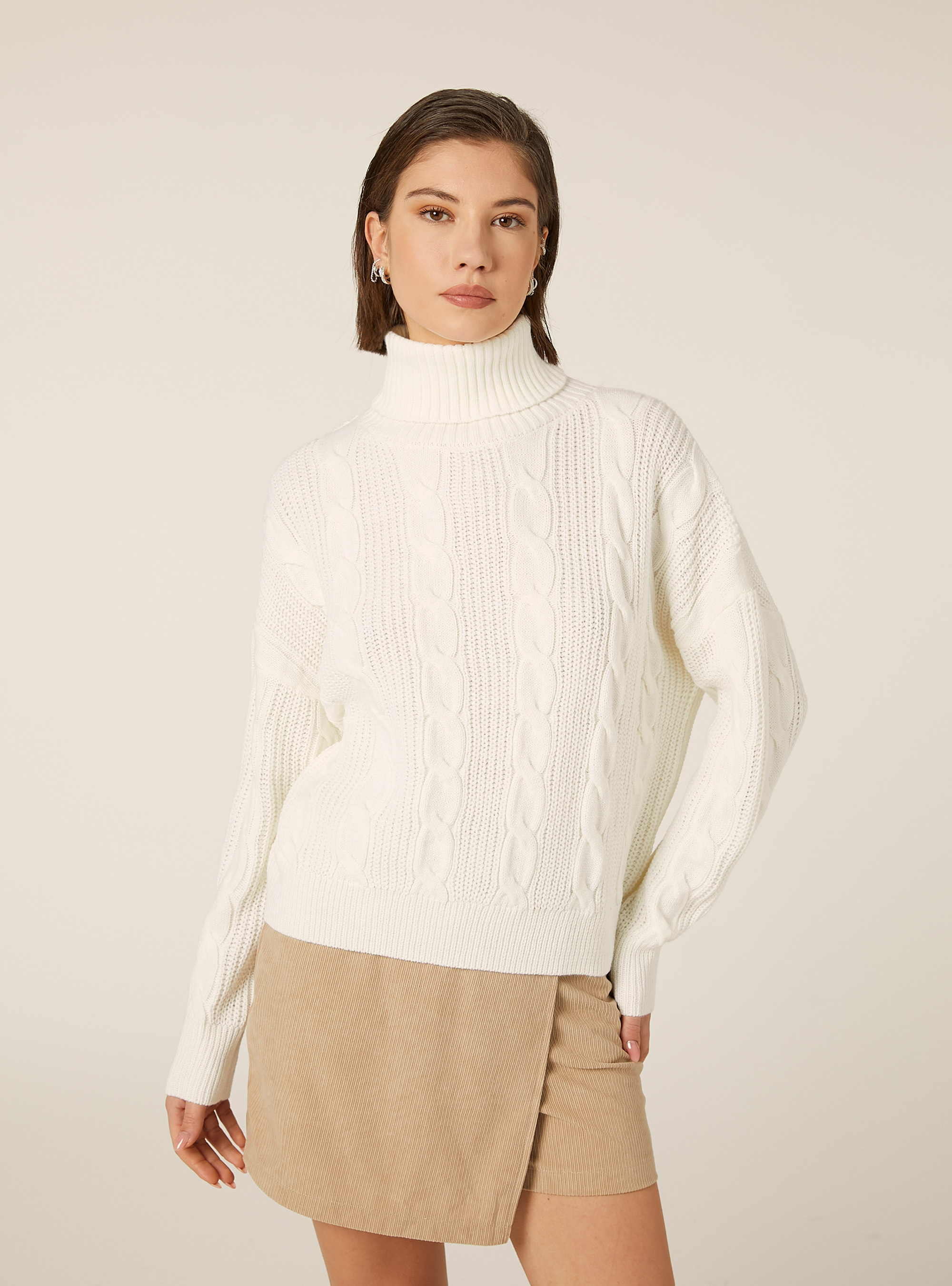 Jersey de cuello alto con trenzas, WH2 WHITE