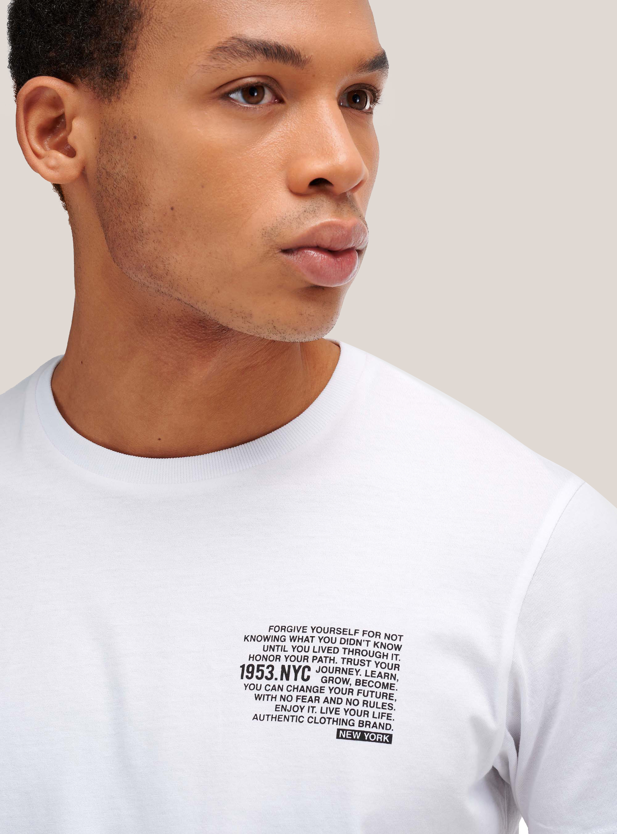 T-Shirt mit Detail Lettering, C099 WHITE