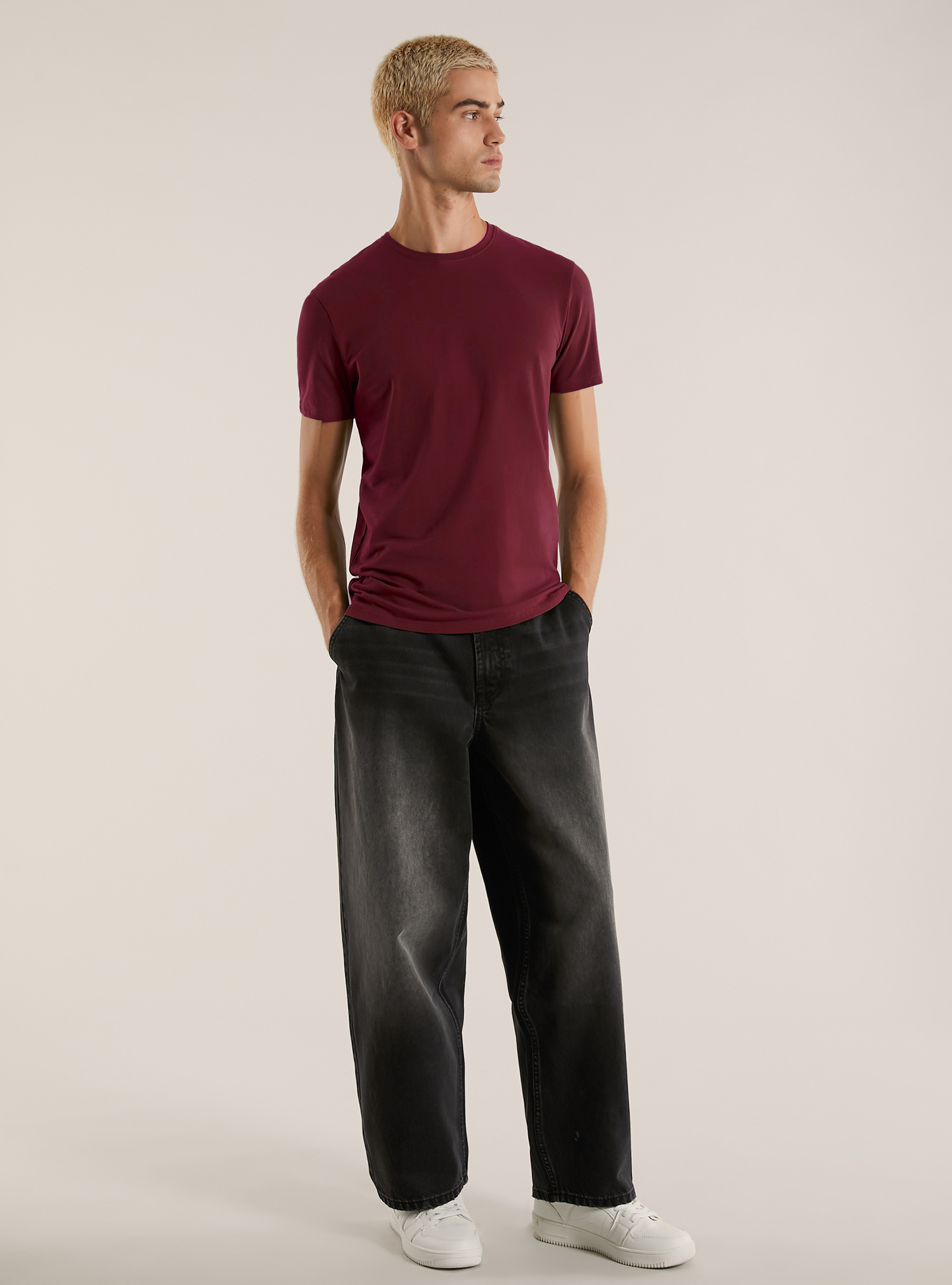 Camiseta b&aacute;sica lisa de cuello redondo, C322 BORDEAUX
