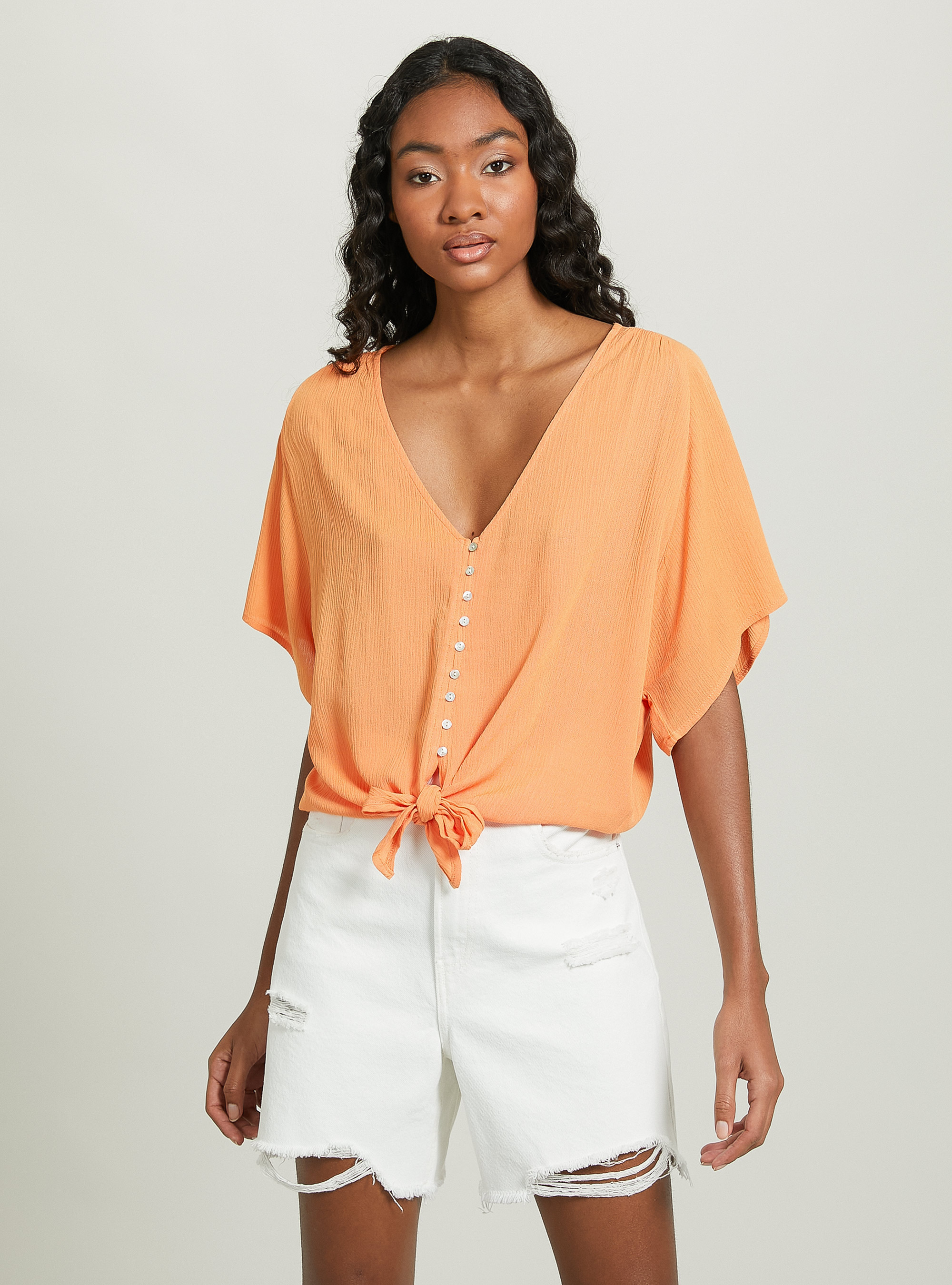 Solid colour v-neck shirt with waist knot, OR2 ORANGE MED.