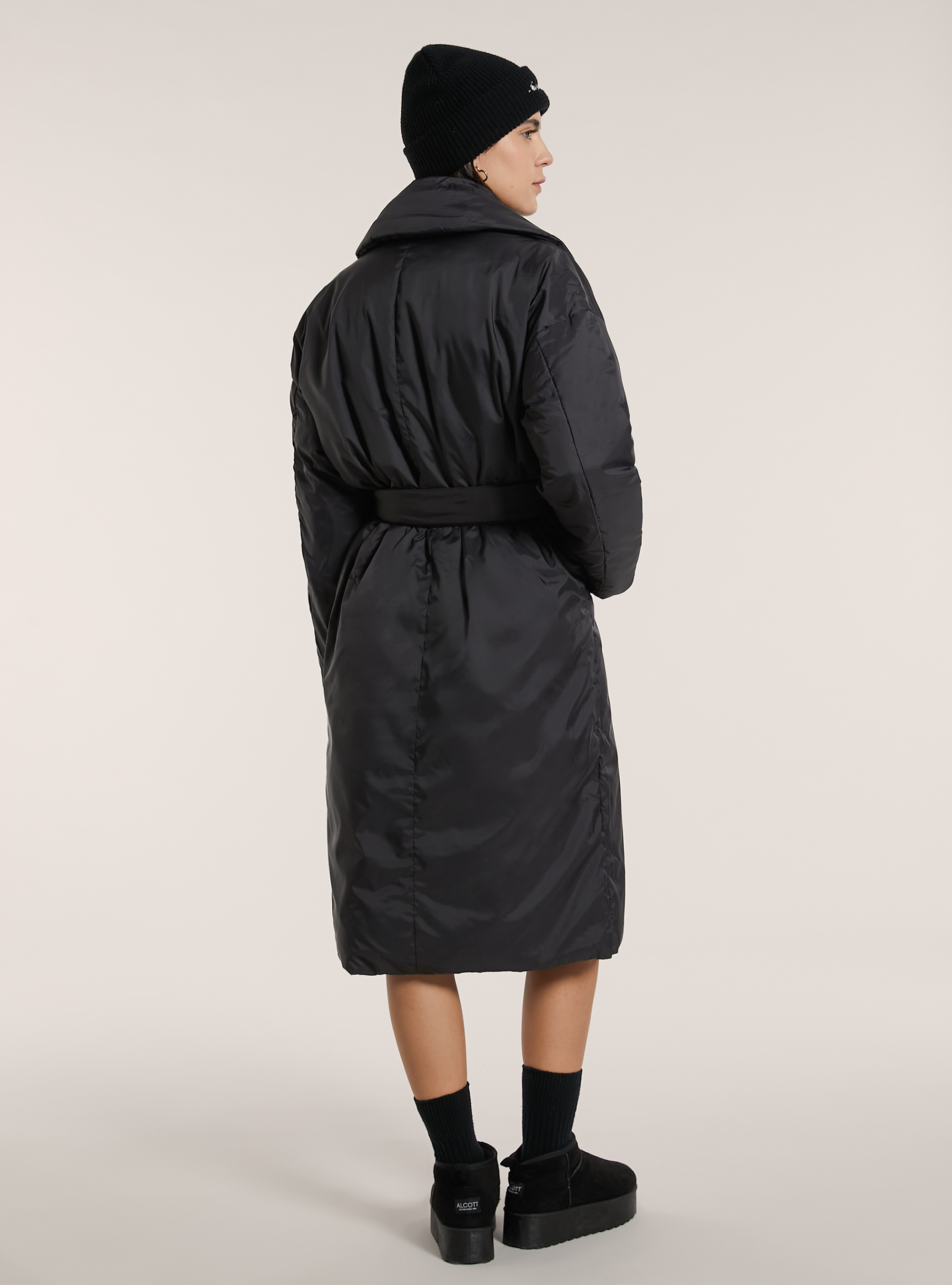 Gabardina con cinturón y acolchado reciclado, BK1 BLACK