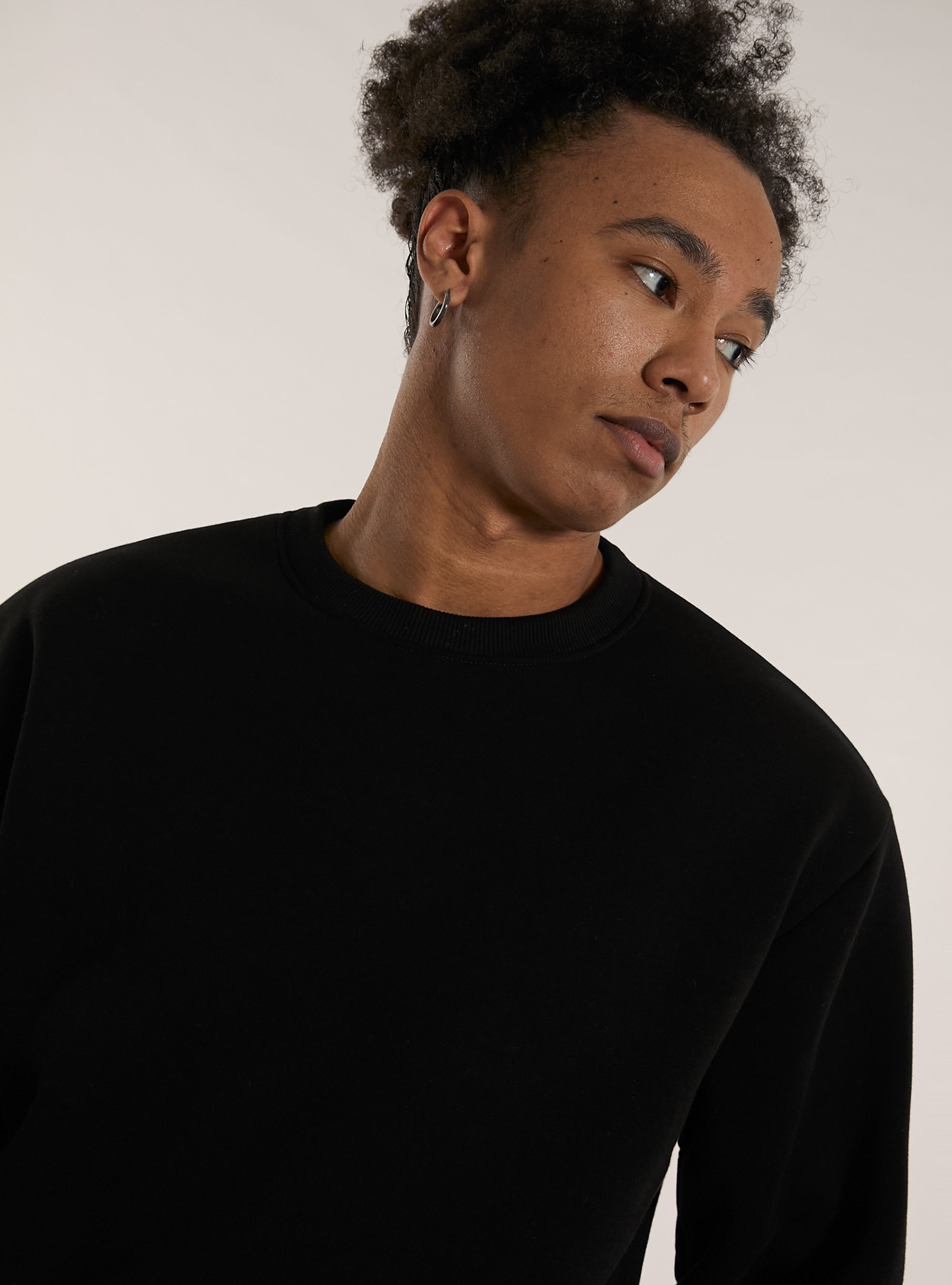 Sweatshirt mit Rundhalsausschnitt und enger Passform, BK1 BLACK