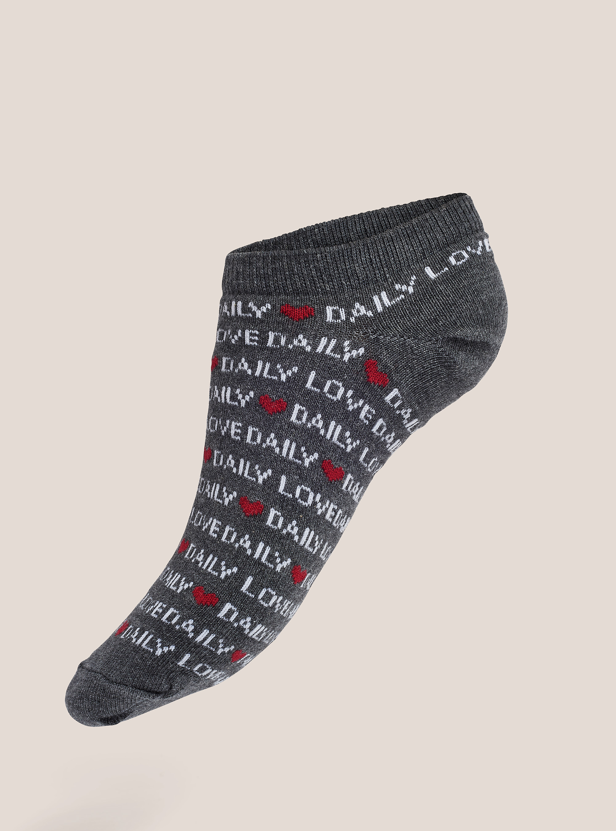 Set of 4 pairs of socks with embroidery, LOVE