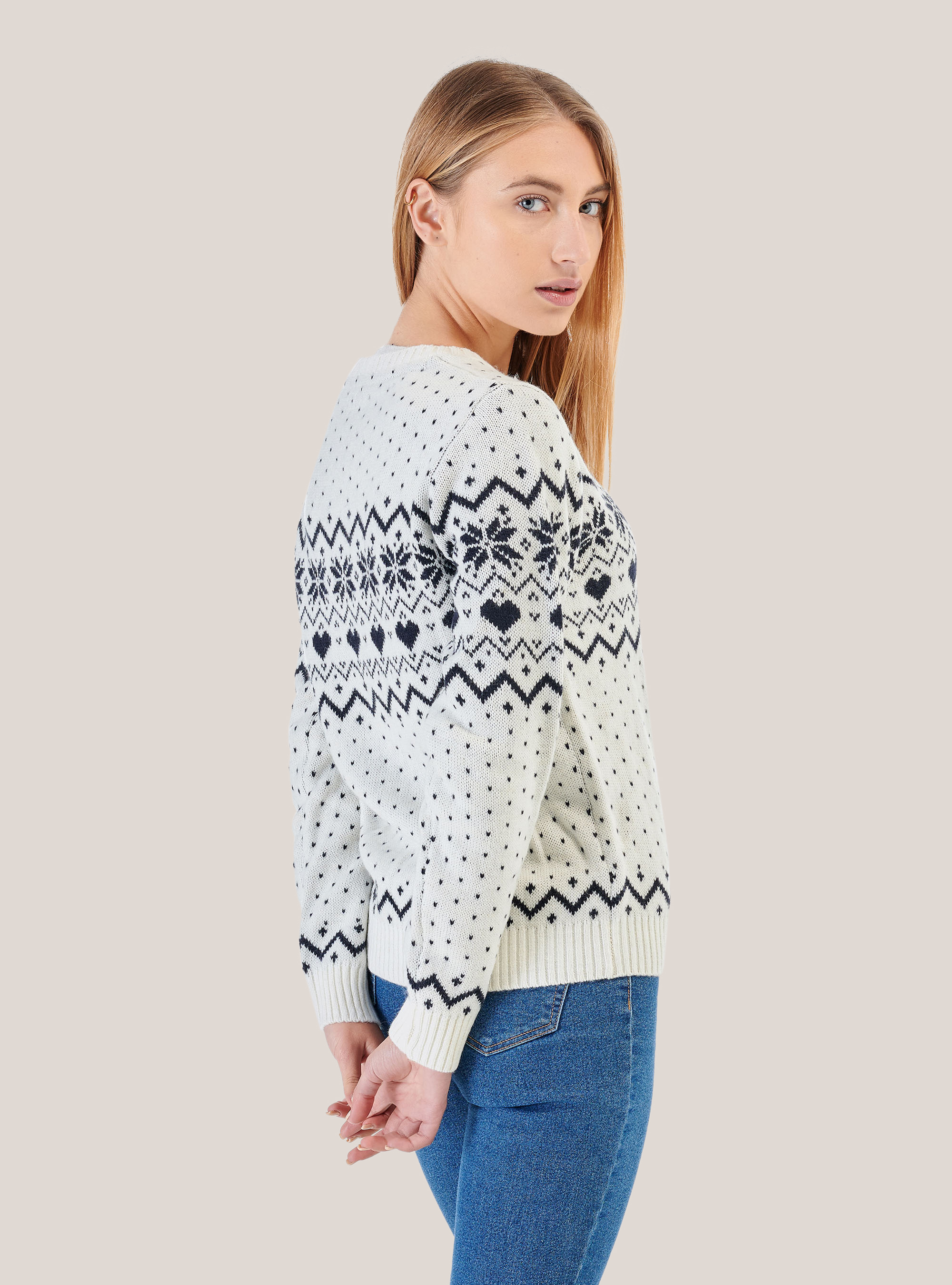 JERSEY DE CUELLO REDONDO CON MOTIVOS NAVIDEÑOS, CREMA