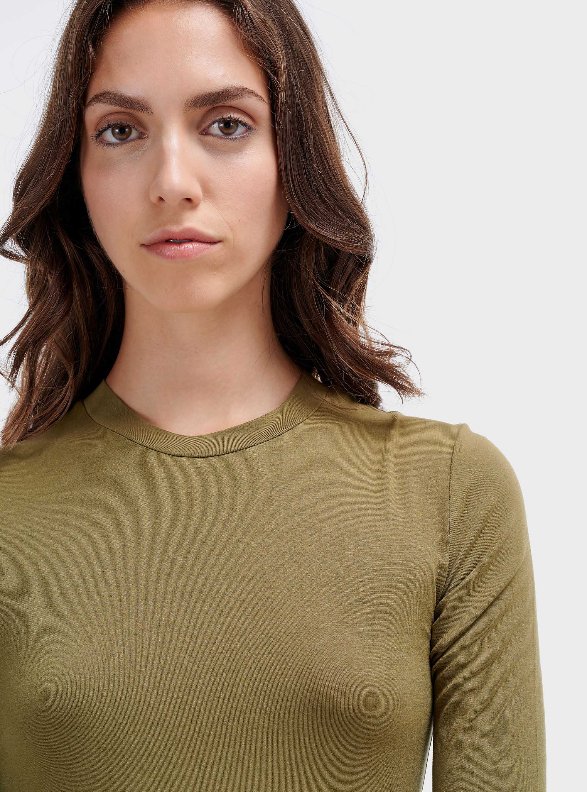 Maglietta essential in tessuto morbido di viscosa elasticizzto, C0616 KAKY