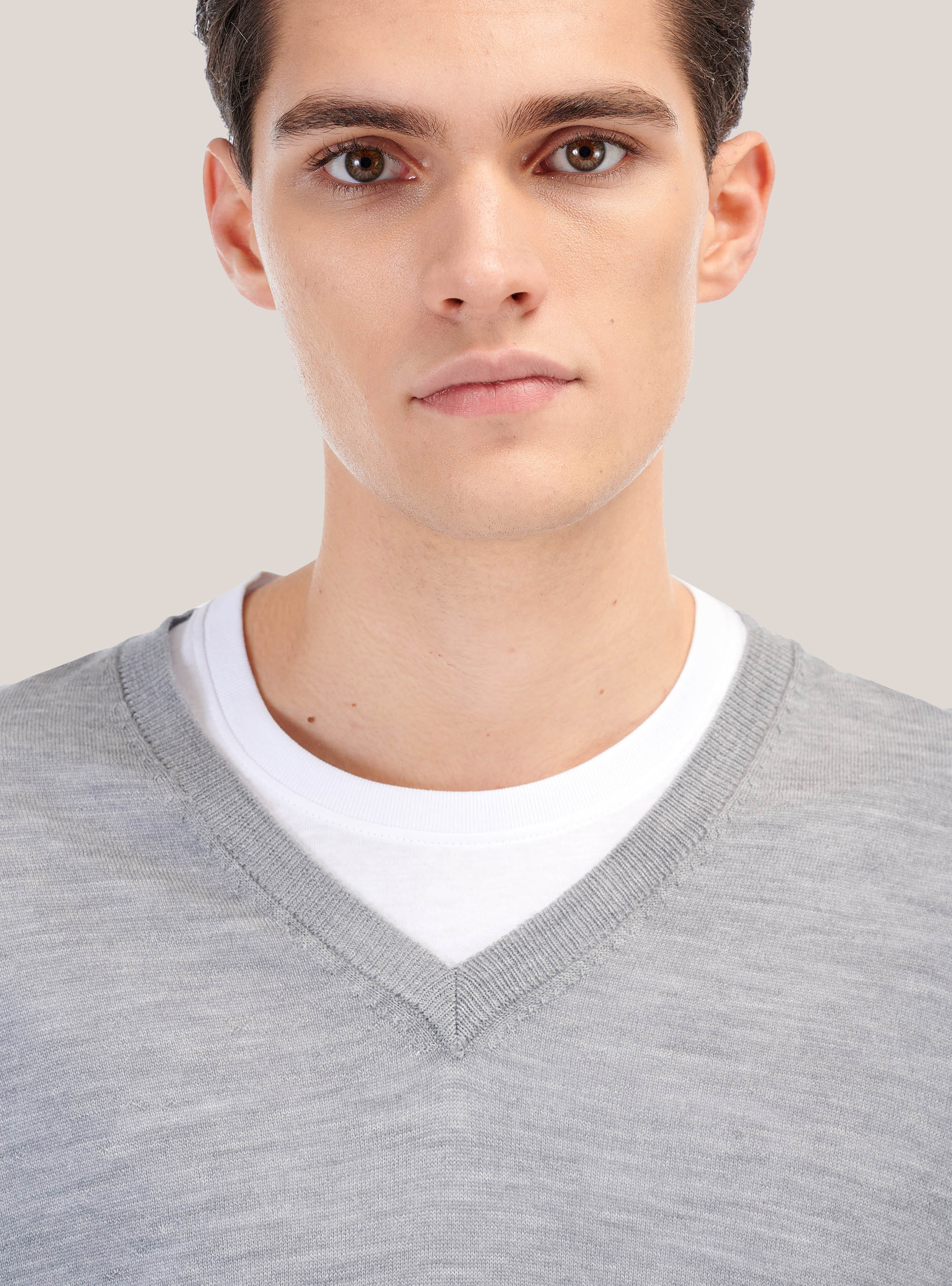 Jersey con cuello pico de lana de merino, GRIS MELANGE