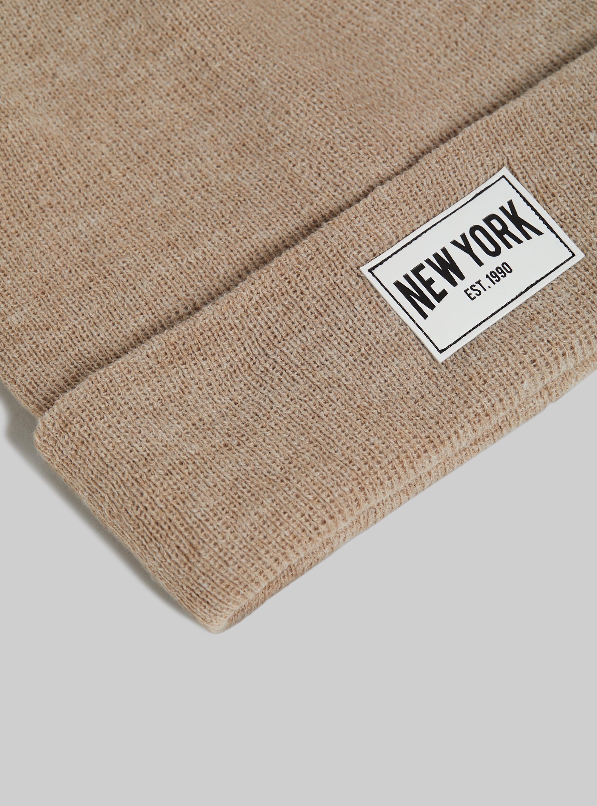 Hat with patch, MBG3 BEIGE MEL LIGHT