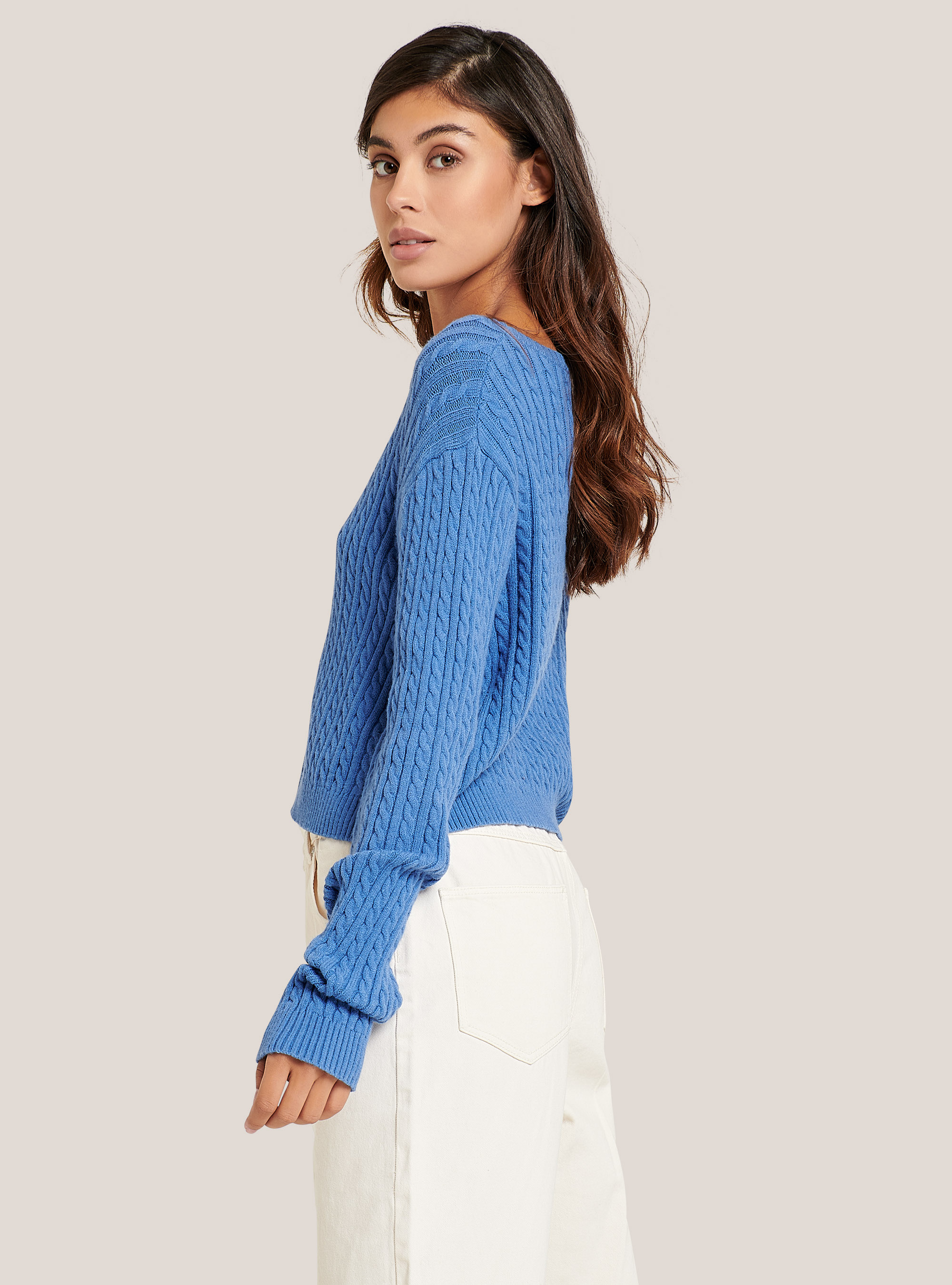 Suéter recortado con trenzas de tacto suave, C2310 TURQUOISE