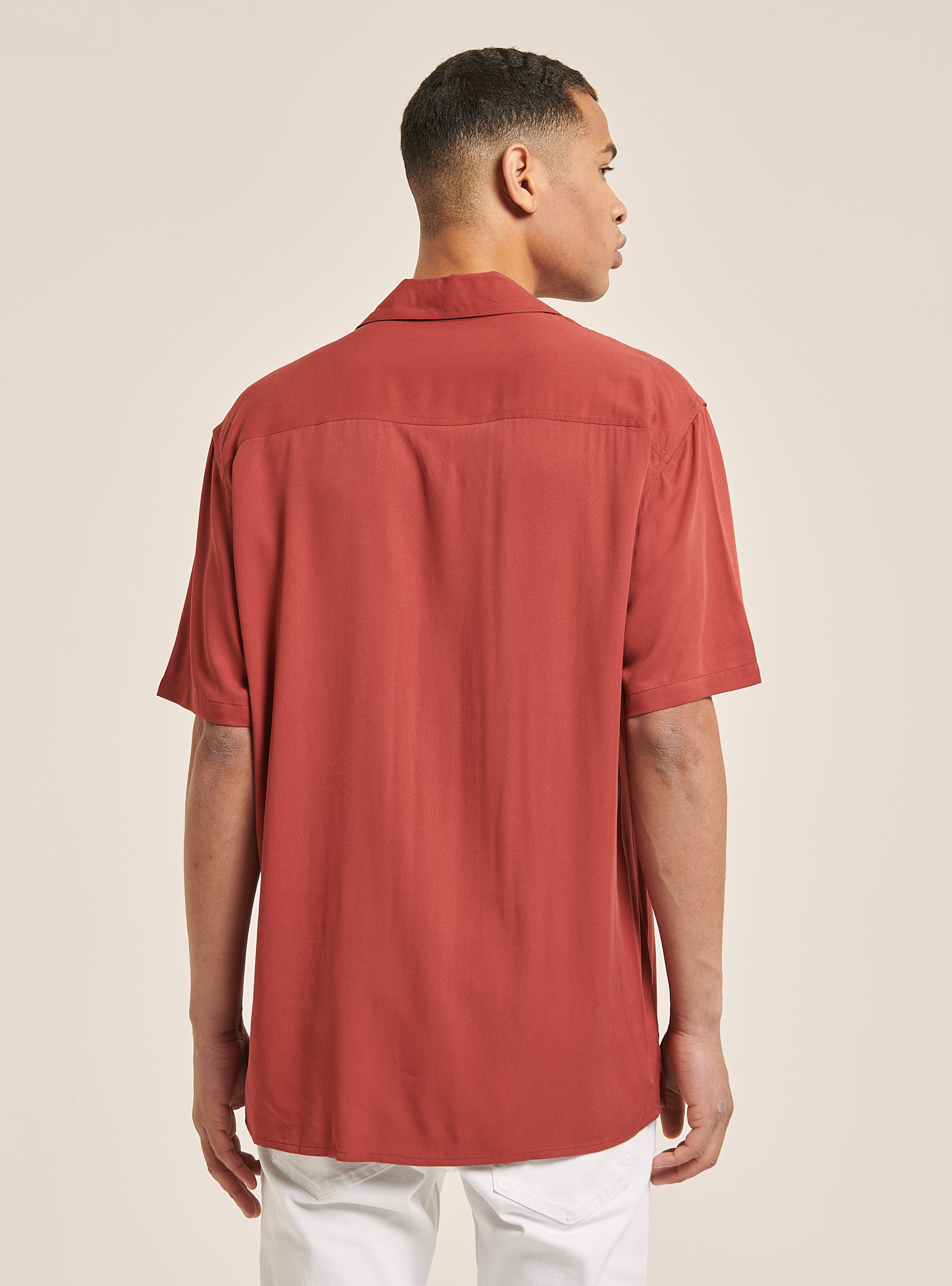 Camicia a maniche corte collo bowling, C322 BORDEAUX