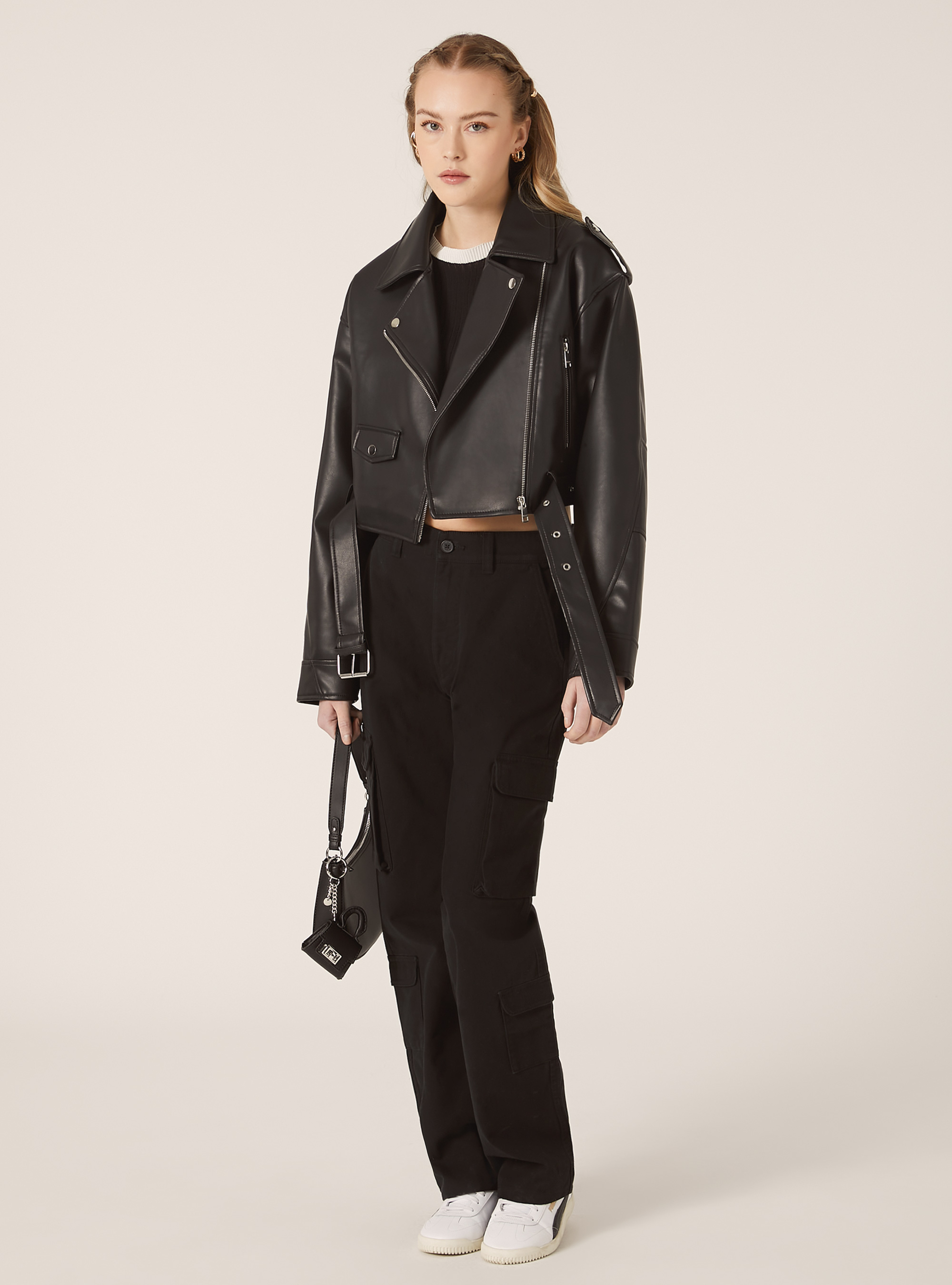 Veste de motard en cuir port&eacute;e, BK1 BLACK